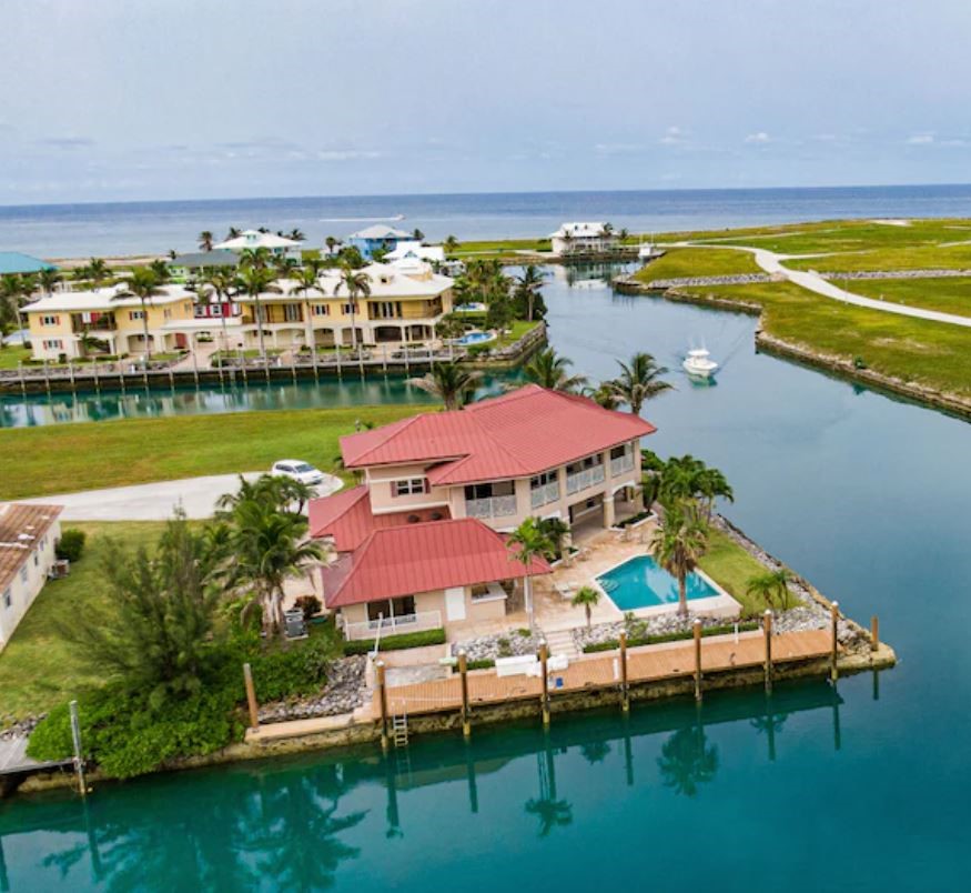 July 4th Weekend just had a cancellation!
The family that stays at Sea Grape Villa every 4th of July weekend just had to cancel, so this villa is available for that holiday for the first time - ever!
4 bedrooms, pool, dock, 4 night min stay.
https://www.grandbahamavillarentals.com/sea-grape-villa
This will go fast, so contact me today!