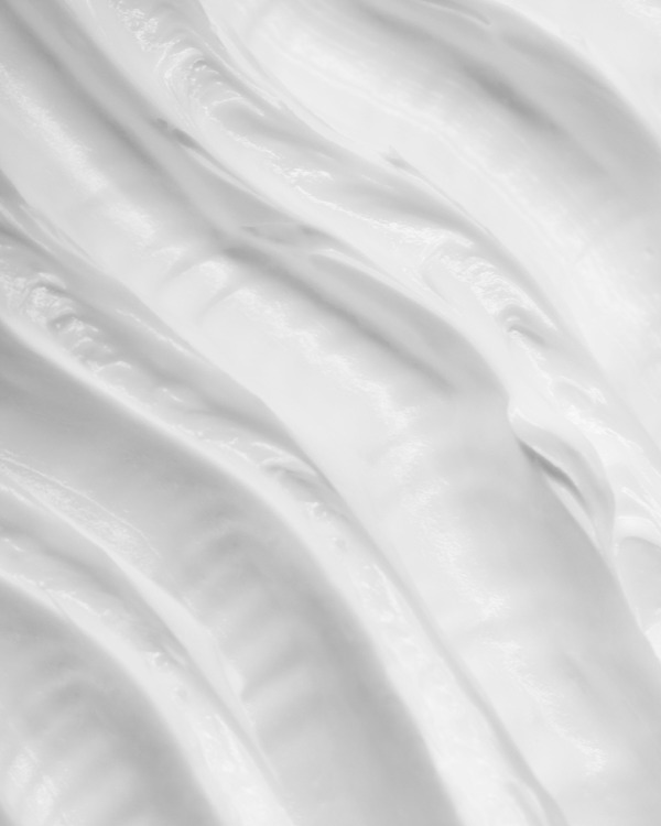 Skincare, texture and light.📸
Sometimes the simplest concepts are my favourites.
#BeautyPhotography #SkincarePhotography #StillLifePhotography