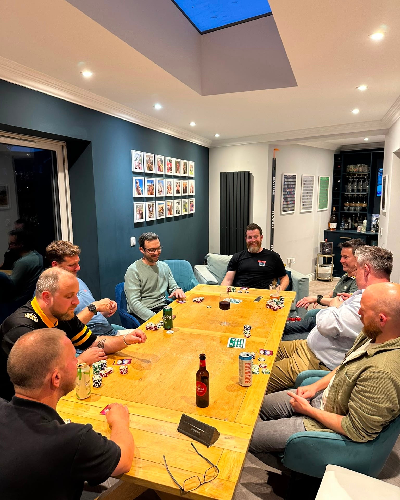 Fun fact: one of the guys around this table isn't wearing trousers 👖
It's Dan. He's wearing shorts. Get your head out of the gutter.
Are you a guy aged 18-45 🙋♂️ living in or around Great Dunmow?
Are you looking to make some new mates and make your social life a bit more interesting? 🔥
Join our next social on 🗓️ Wednesday, 24th of June where we'll be put through our paces at Shepherds Fitness 🏋️♂️
Drop us a DM to get involved. Trousers optional.
Thank you Dan for hosting the poker social this evening! 🃏