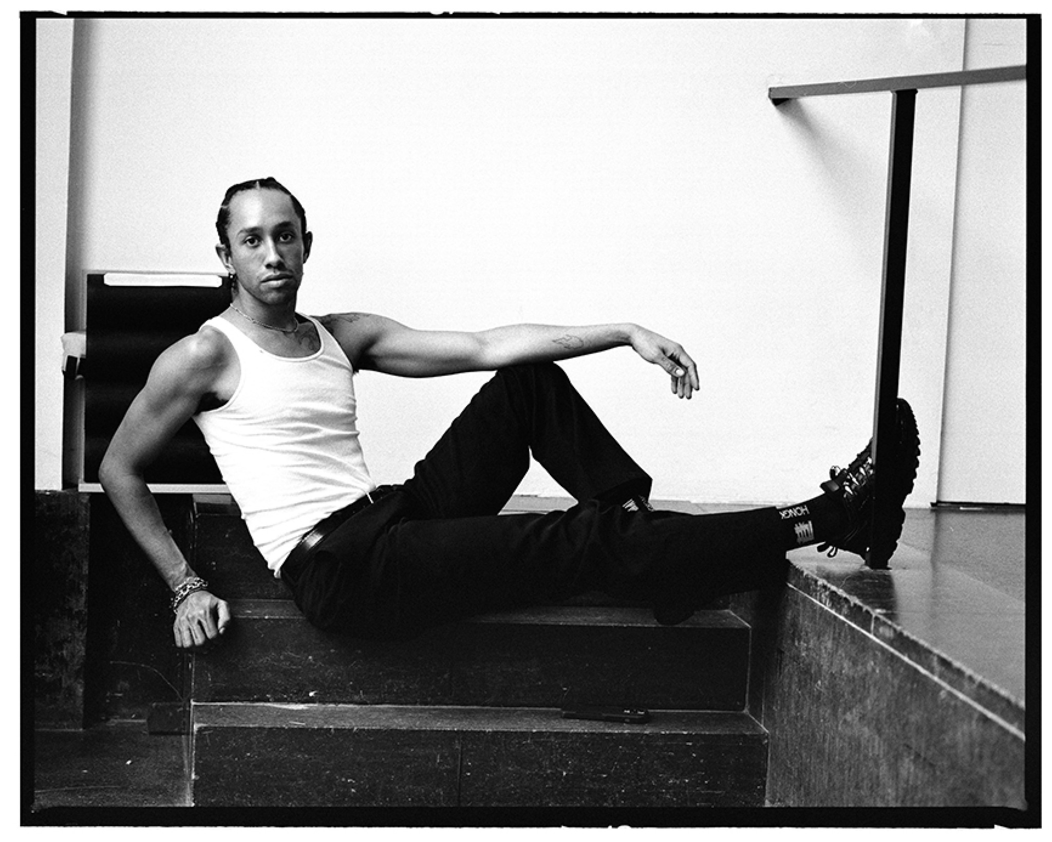 This summer, internationally acclaimed artist Miles Greenberg comes to Vermont for the first time.
Known for immersive works that blur the boundaries between performance, sculpture, and installation, Greenberg creates environments that invite viewers to slow down, look closely, and experience transformation in real time.
Opening June 20, his exhibition at The Current features LE MIROIR, presented for the first time in the United States, alongside TЯUTH, an immersive installation born from a seven-hour live performance.
Join us for the opening and a free conversation with the artist June 20, 4–5 p.m.
🔗Visit https://www.thecurrentnow.org/event-details/currently-speaking-miles-greenberg for details and registration.
📷: Miles Greenberg. Portrait by Eva Roefs.
.
.
.
@miles.greenberg #MilesGreenberg #TheCurrentVT #ContemporaryArt #VermontArt #ArtInVermont #PerformanceArt #ImmersiveArt #StoweVT