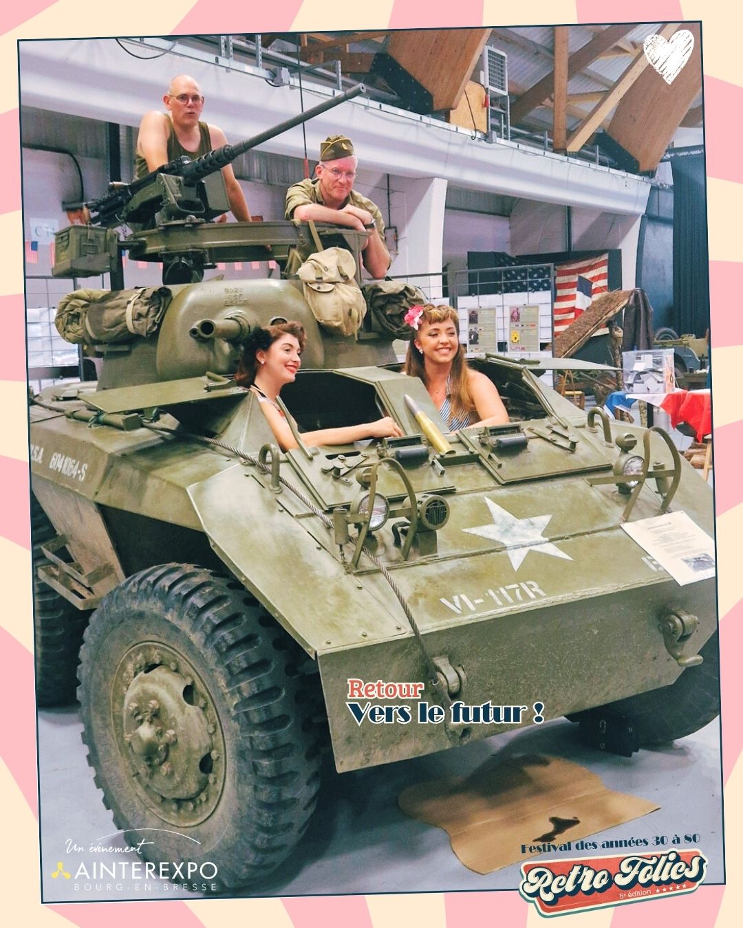 𝑹𝒆𝒕𝒓𝒐 𝑭𝒐𝒍𝒊𝒆𝒔... 𝒄𝒐𝒎𝒎𝒆 𝒗𝒐𝒖𝒔 𝒏𝒆 𝒍’𝒂𝒗𝒆𝒛 (presque) 𝒋𝒂𝒎𝒂𝒊𝒔 𝒗𝒖 !
💫 Il suffit parfois d’une photo pour remonter le temps...
Un véhicule chargé d'histoire, des tenues d'époque, des sourires sincères... et soudain, les souvenirs reviennent.
À Retro Folies, chaque exposition raconte une histoire. Celle des générations qui nous ont précédés, des objets qui ont marqué leur époque et des moments simples que l'on n'a jamais vraiment oubliés. ❤️
Le temps d'un week-end, venez revivre ces émotions, partager vos souvenirs et créer les vôtres.
📅 27 & 28 juin 2026 | 📍 AINTEREXPO – Bourg-en-Bresse
Faites partie de l’aventure Retro Folies 2026
🎫 festival-retrofolies.com
@unepinupdansleretro
#RetroFolies #RetroFolies2026 #Ainterexpo #BourgenBresse #Nostalgie #RetourDansLeTemps #Souvenirs #Ainterexpo #BourgEnBresse #Vintage #FestivalRetro #FestivalVintage #SalonVintage #ModeVintage #Retro