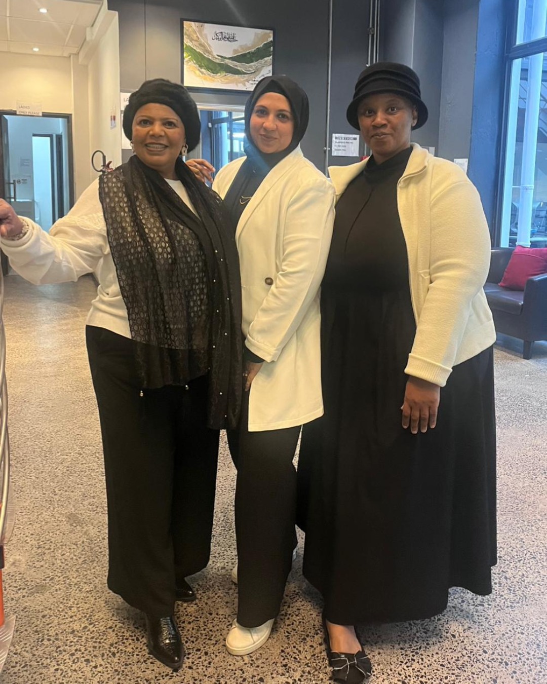 The matching outfits were unplanned, but the connection is years in the making. 🤍
Today’s little Colab moment features some of our long-standing facilitators who have supported us since the early days.
Wherever their work takes them, we’re always grateful when their sessions, clients, and energy find their way back to Colab.
Drop a 🖤🤍 if you’ve ever had an unplanned matching moment at work.