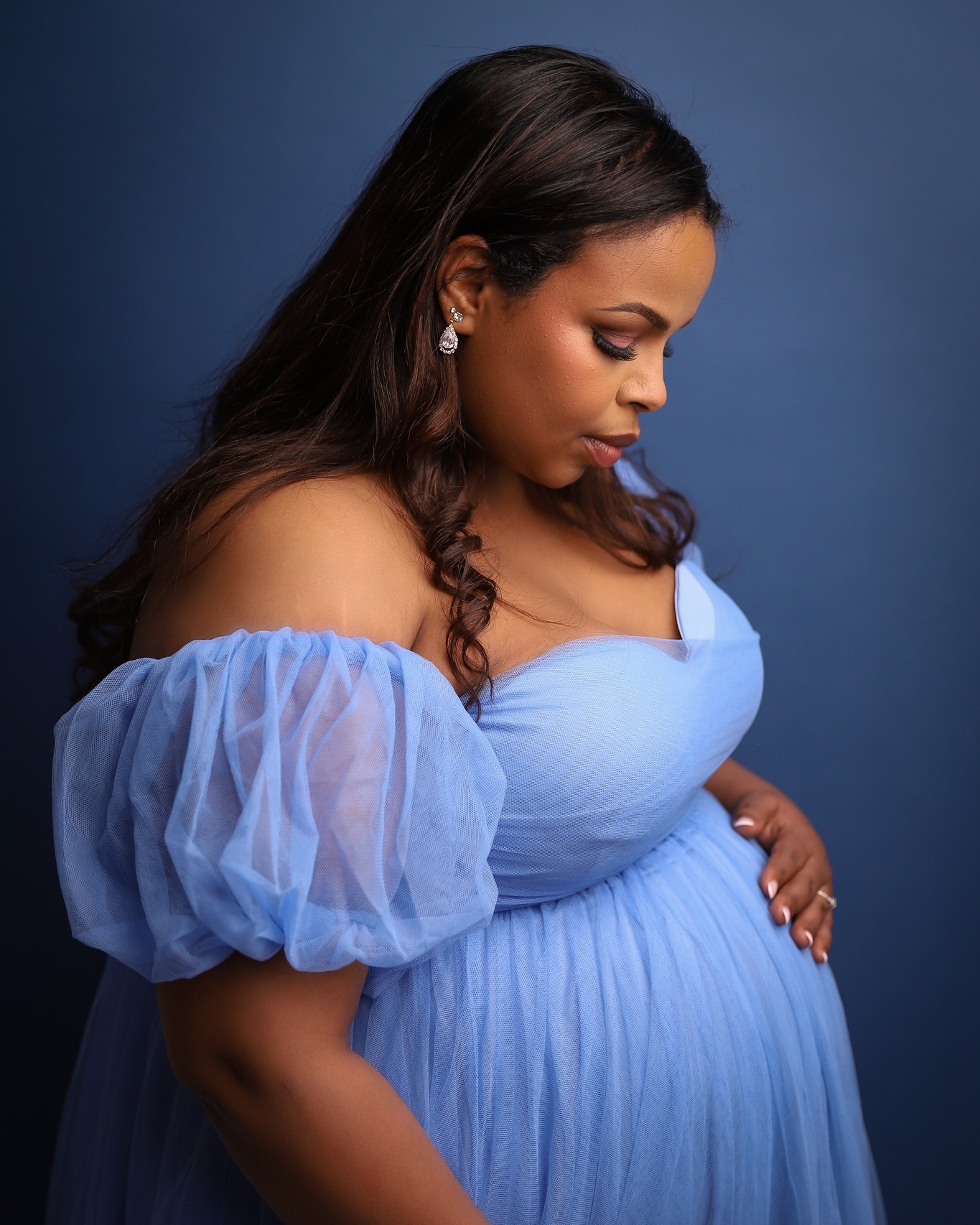 Absolutely stunning maternity shoot that gives Cinderella vibes! 👸💙🩵
Do you know that we do Bump to Baby packages, that's 1 maternity shoot, 1 newborn shoot and a first birthday shoot all for just £69! Message us today for more information!
#photography #NewbornPhotography #bumptobbaby #maternityshoot #newbornphotography #GlowingSkinGoals