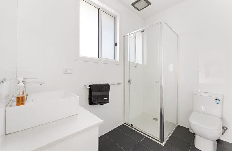 The Optima Semi Frameless Shower Screen complements a variety of bathroom styles, from contemporary to traditional, offering a chic and functional solution.
#MelbourneShowerScreensOnline #DIY #OptimaShowerScreen