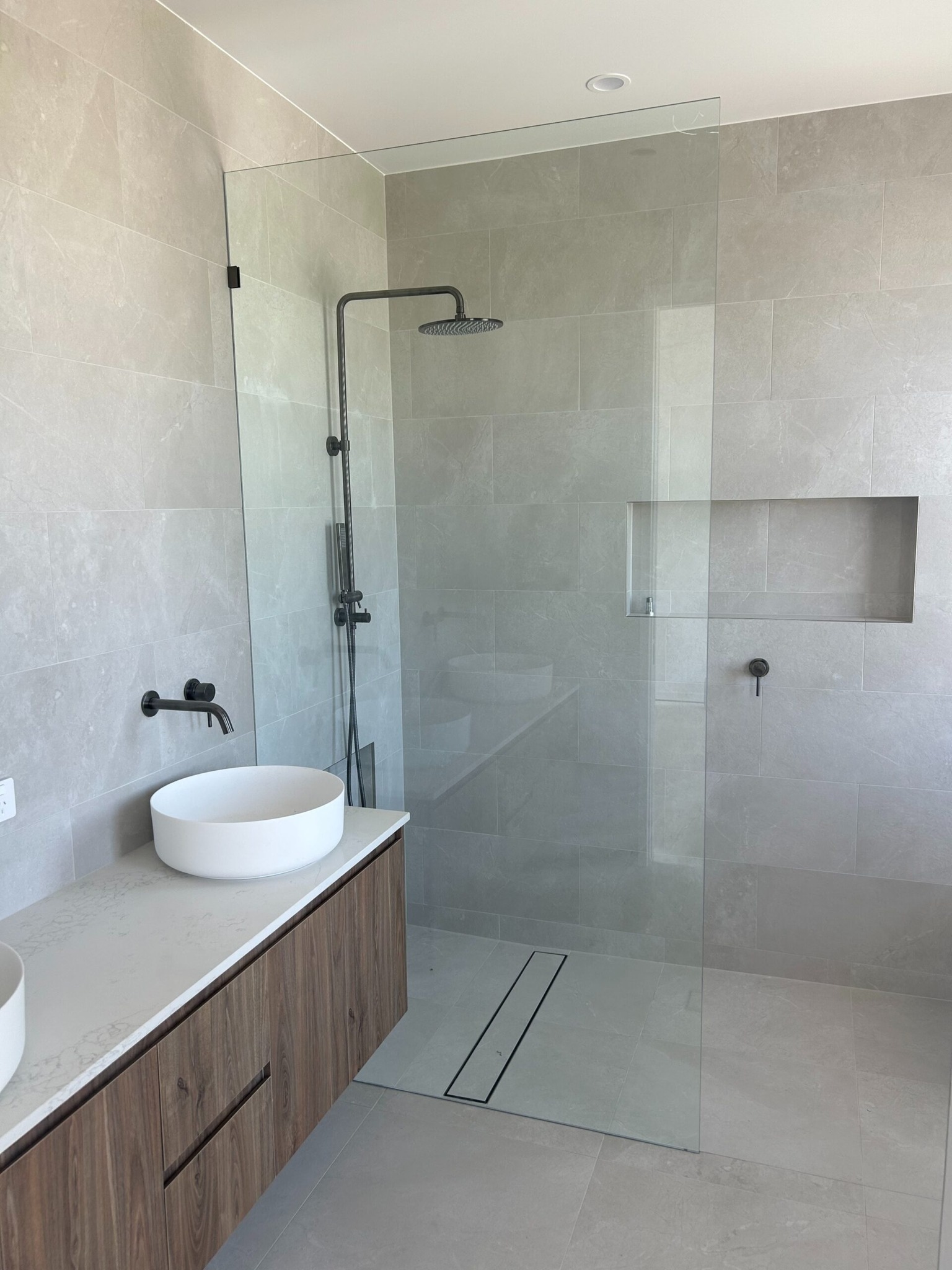 Shop our DIY range online today, with delivery available across Melbourne and parts of Country Victoria! Pick up also available from Campbellfield.
#HomeImprovement #EasyInstallation #MelbourneShowerScreensOnline