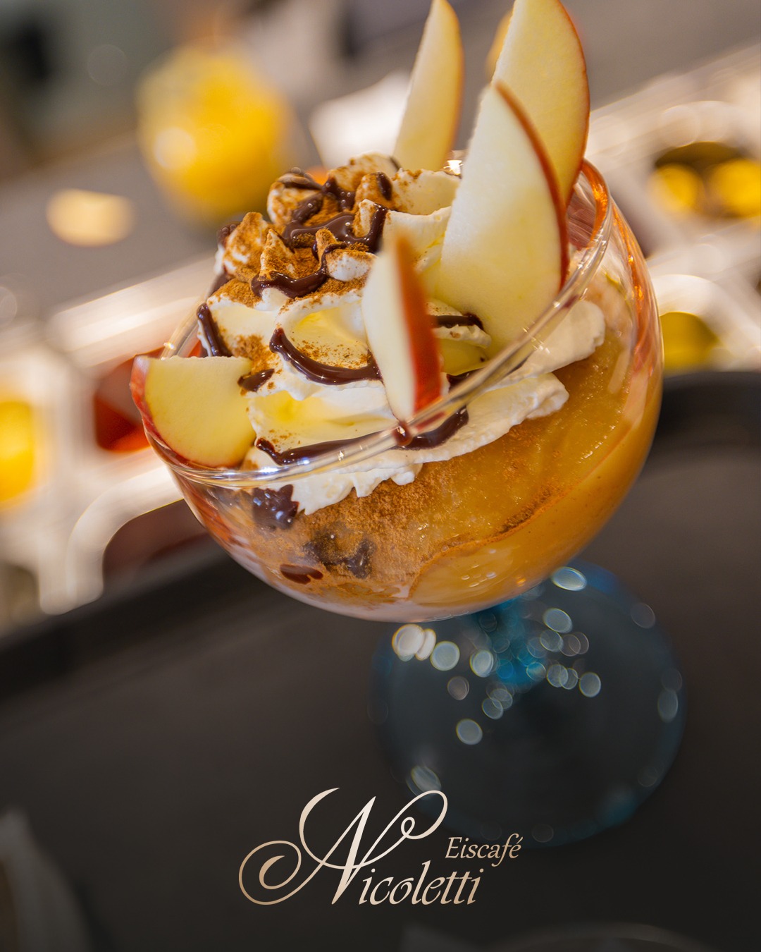 Lasst Euch vom Dolce Vita verzaubern – mit frisch zubereitetem Gelato, duftendem Kaffee und echter italienischer Lebensfreude mitten in Konstanz. 🍨☕🇮🇹
www.eiscafe-nicoletti.de
#NicolettiEiscafé #GelatoMomente #GenussPur