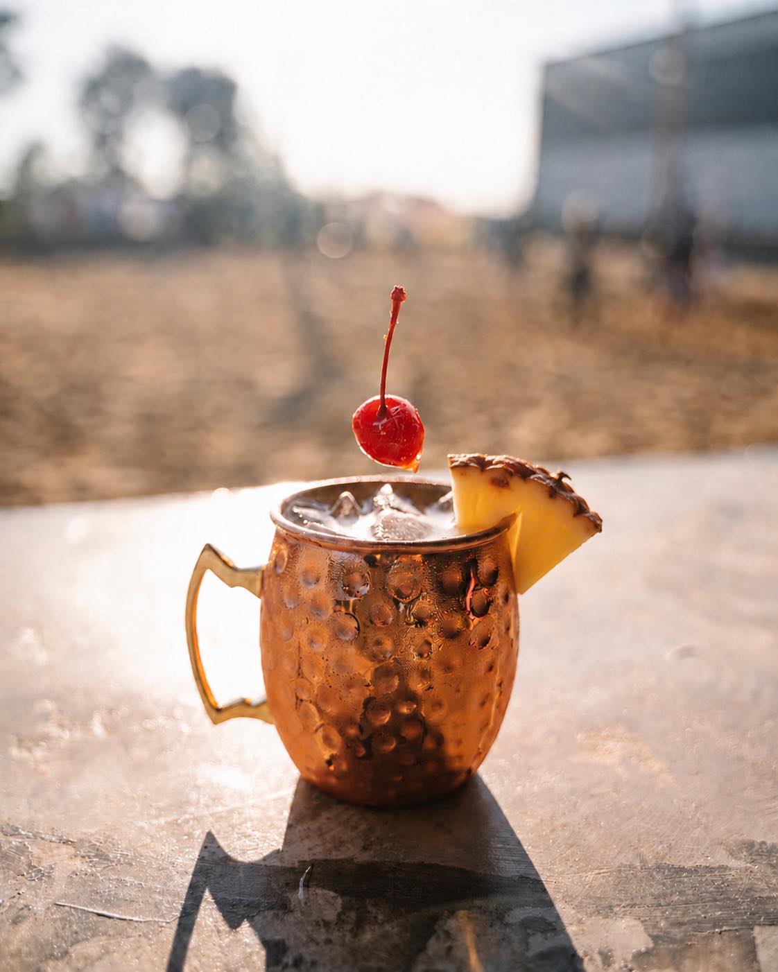 Starting this weekend, enjoy our Pina Colada Moscow Mule 🍹
Because sometimes a regular Moscow Mule just isn’t on vacation.
Available now at the Sandlot. Grab one, find a court, and pretend you’re somewhere tropical. 🌴☀️