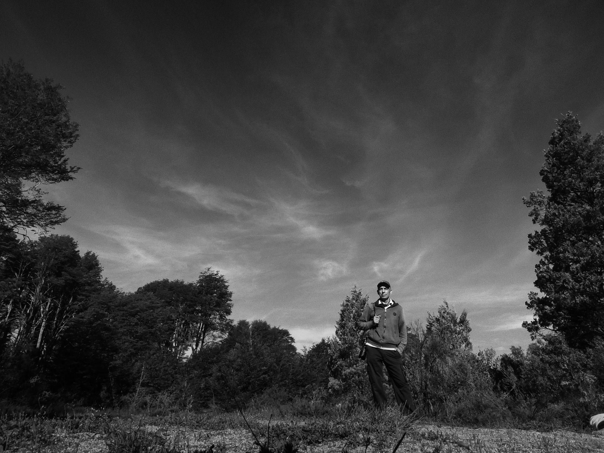 Foto: Martín Dabul
Curso Intermedio.
Es una imagen de hace unos años atras, donde los alumnos trabajaron diferentes tecnicas de fotografia de retrato, clave alta y baja.
#FotografiaBariloche #retrato #AprenderFotografia