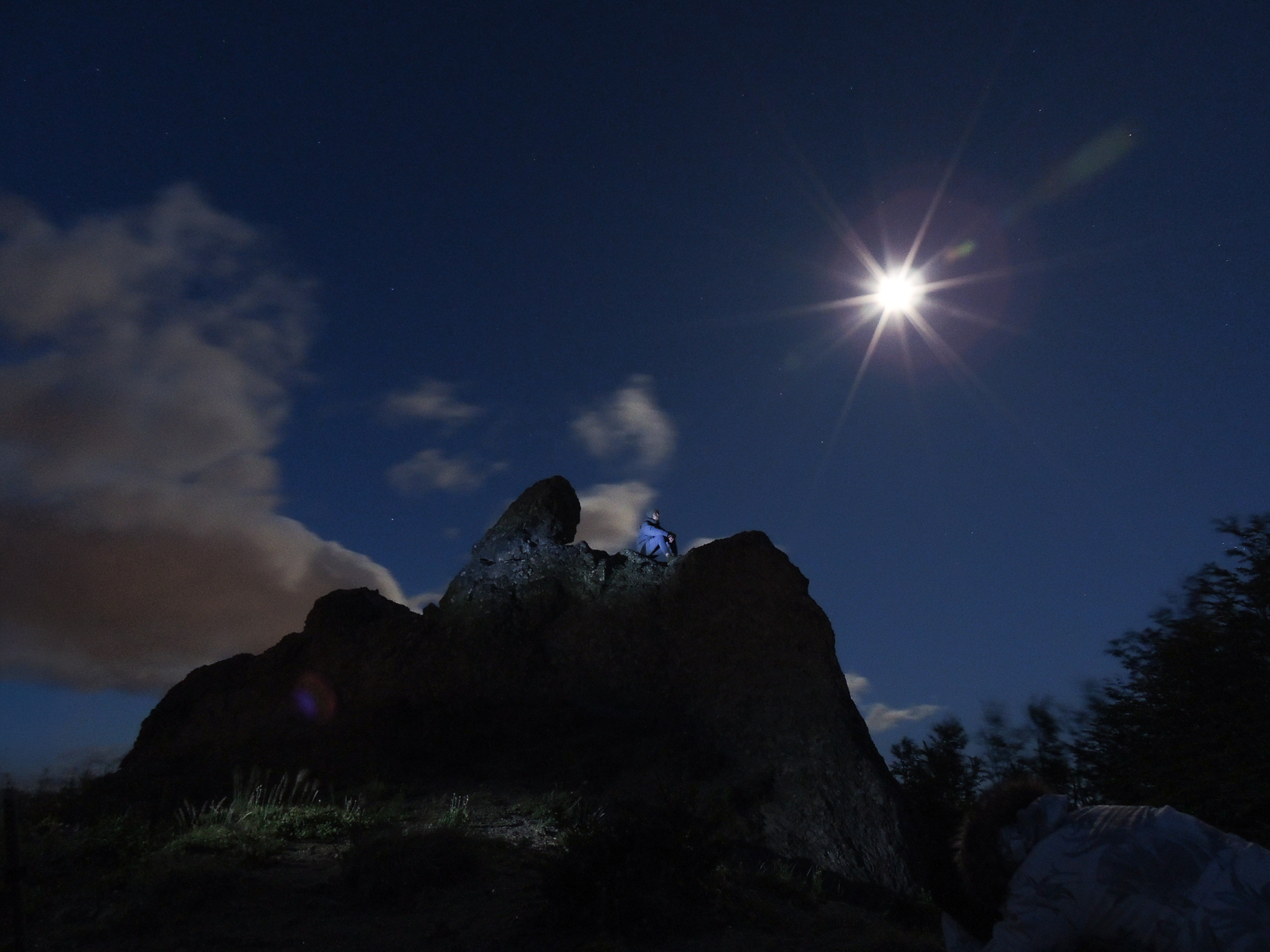 Practica Nocturna.
Luz de luna + un flash de relleno.
Foto: Martín Dabul
#FotografiaNocturna #PatagoniaArgentina #CursoDeFotografía