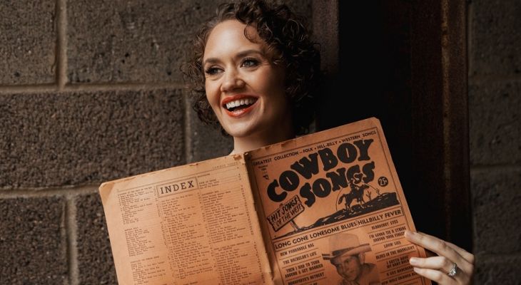 Hilary Gardner & The Lonesome Pines - 8:45pm
Thu 02 Jul | Stables Room 2
Multiple award-winning New York City vocalist Hilary Gardner and her band, The Lonesome Pines, transport audiences to the nostalgic heart of the American West, delving into repertoire from the “singing cowboy” era of the 1930s-40s and beyond.
https://stables.org/event/hilary-gardner-the-lonesome-pines