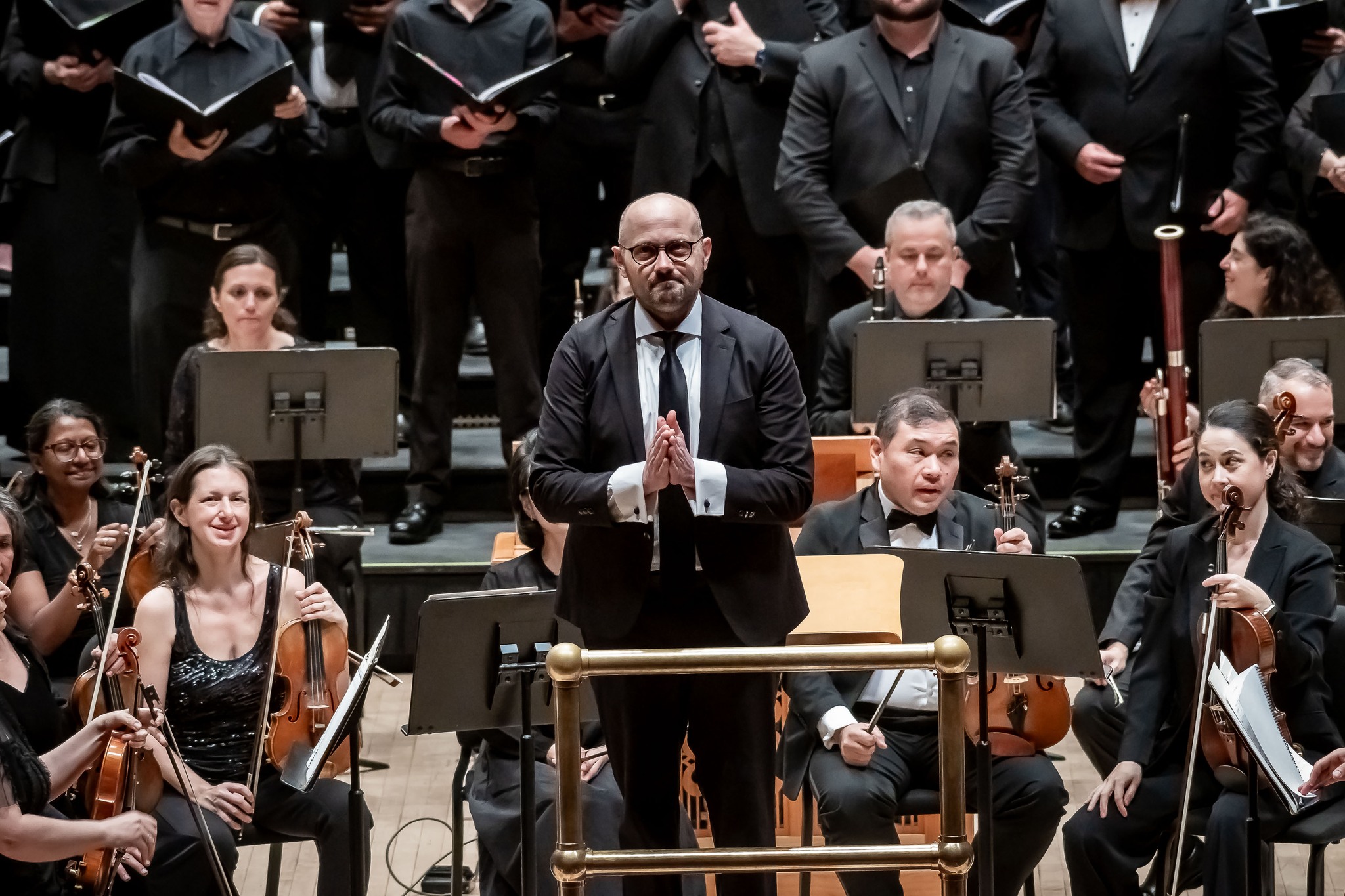 🎉 Congratulations to all who performed Mozart’s Missa Brevis and Taylor Scott Davis’s The Poetry of Psalms at Carnegie Hall ✨
✨ Conductors: Mike Ware and Taylor Scott Davis
🎶 Featured Soloists: Lisa Houben, Soprano | Rachel Arky, Mezzo-soprano | Chad Kranak, Tenor | Bert Johnson, Bass
🎶 Participating Choruses:
Ware Alumni Chorale, United States (Mike Ware, Director)
Texas Master Chorale, Tomball, TX (Brad Bouley, Director)
St. Andrew Methodist Chancel Choir, Plano, TX (Taylor Scott Davis, Director)
Friends of Texas Master Chorale, Tomball, TX (Brad Bouley, Director)
👏 Bravo to all performers for an inspiring afternoon of music! 🎶
Photo Credit: Mike Violago @violagophoto
See more photos: https://prints.violagophoto.com/
Password: forte1
#CarnegieHall #OntheMAP2026 #TaylorScottDavis #ThePoetryOfPsalms #Mozart #MissaBrevis #ChoralMusic