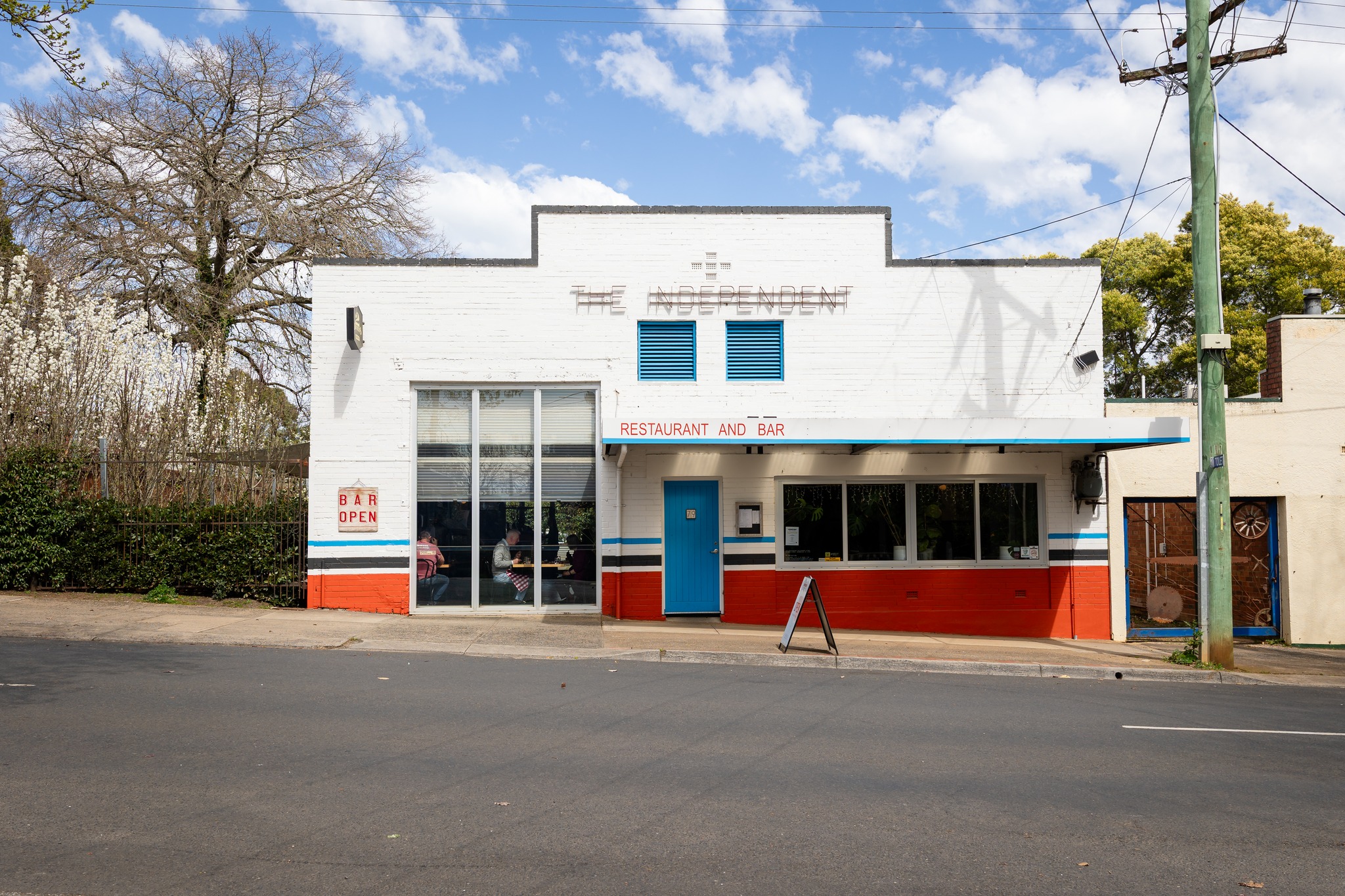 Spend the day in the Dandenongs, then finish it with good food.
We’re open Sunday from 12pm for dine-in and takeaway
#weekendplans #longlunch #easterndandenongranges #theindependentgembrook #dandenongranges