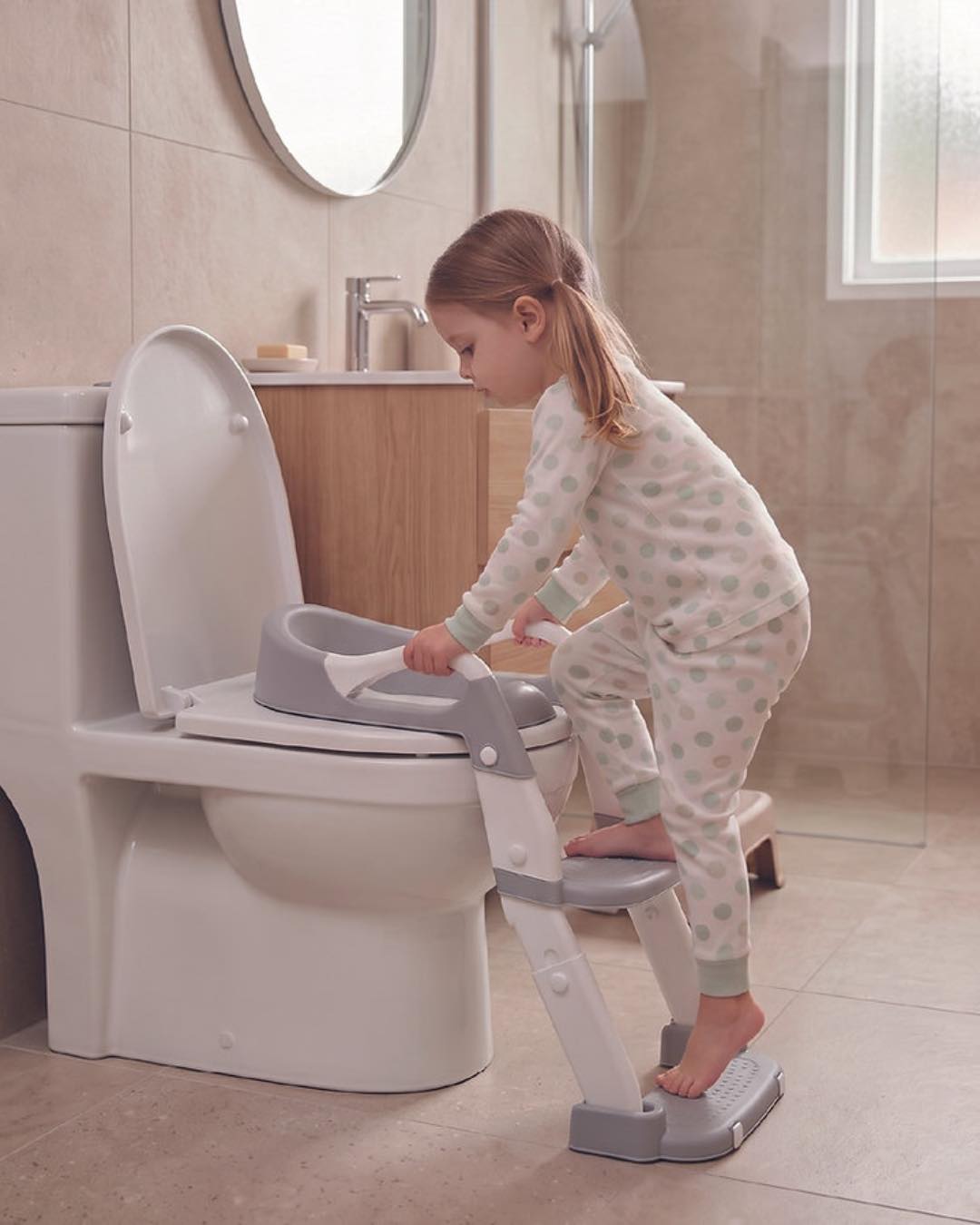 🚽✨ ¡Cada gran paso empieza con uno pequeño! Con la nueva Escalera WC con Orinal Buddy Baby, tu peque ganará confianza, autonomía y seguridad mientras aprende a ir al baño solito. Un diseño evolutivo que crece con ellos y convierte este momento en una experiencia positiva. 💛
🧸 Plegable, cómoda, antideslizante y con función 2 en 1: orinal y escalera para el WC. Todo lo que necesitan para dejar el pañal a su ritmo. ¡Consíguela ya en buddybabyworld.com! 🚀
⸻
🚽✨ Every big milestone starts with a small step! The new Buddy Baby Toilet Training Step & Potty helps little ones build confidence, independence and toilet training skills in a safe and comfortable way. A smart design that grows with your child every step of the way. 💛
🧸 Foldable, comfortable, non-slip and 2-in-1: use it as a potty or as a toilet step with a soft training seat. Everything your little one needs to leave nappies behind at their own pace. Shop now at buddybabyworld.com! 🚀
#BuddyBaby #PottyTraining #ToddlerEssentials #Parenting #BabyProducts