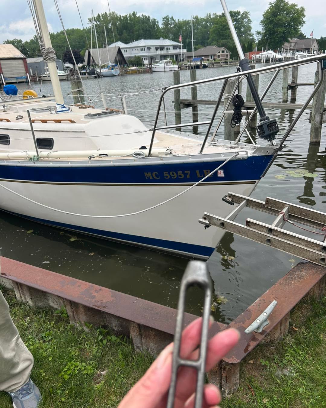 This turnbuckle blew into the water at some point in the last few weeks. I thought it might take a while to find, but I got lucky and it was right where the boat owner thought it was.
.
.
#recoverydiving #lakestclair #greatlakesstate #detroitriver #stclairshores #clintonriver #harrisontownship #boattown #algonac #stclair #metrobeach #michiganboating #puremichigan #michiganmarinas #metaldetector #safeharbormarinas #boatmichigan