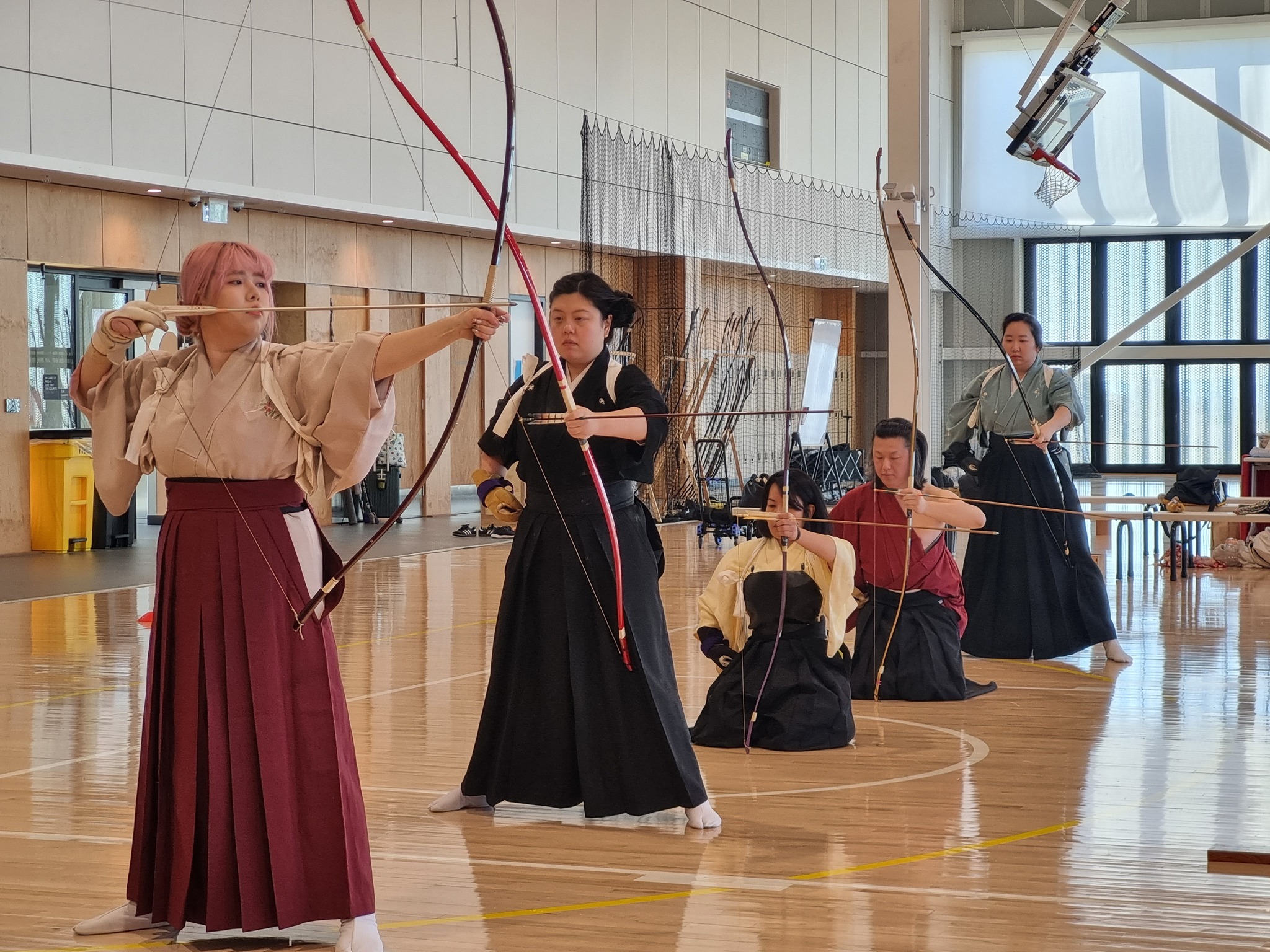 Big thank you to our members Kris, Charlene, V, Eric, and Calista for their beautiful Mochimato Sharei demonstration in kimono during Week 4 of our Introduction to Kyudo course.
It's wonderful to see everyone at training in such colourful Kimono!
#kimono #kyudomelbourne #kyudoaustralia #kyudo