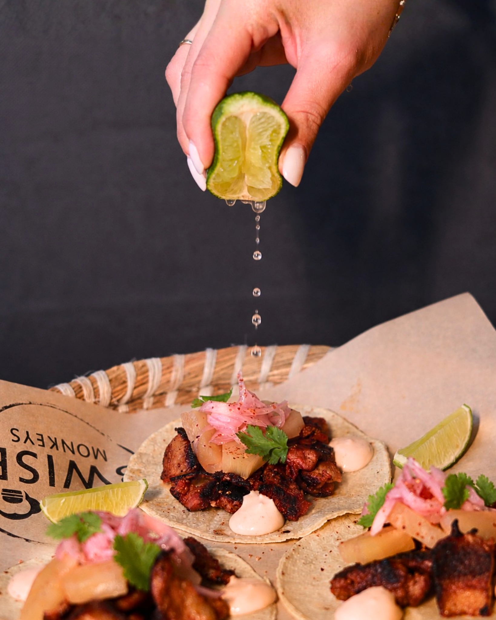 Fresh, colourful, and finished with the perfect squeeze of lime. 🌮🍋🟩
Our tacos al Pastor are made for sharing, tasting, and enjoying slowly at 3 Wise Monkeys.
Join us in Assos from 14:00. 🙈
#3wisemonkeys #assos #kefalonia #restaurant #bar #tacos #summerfood