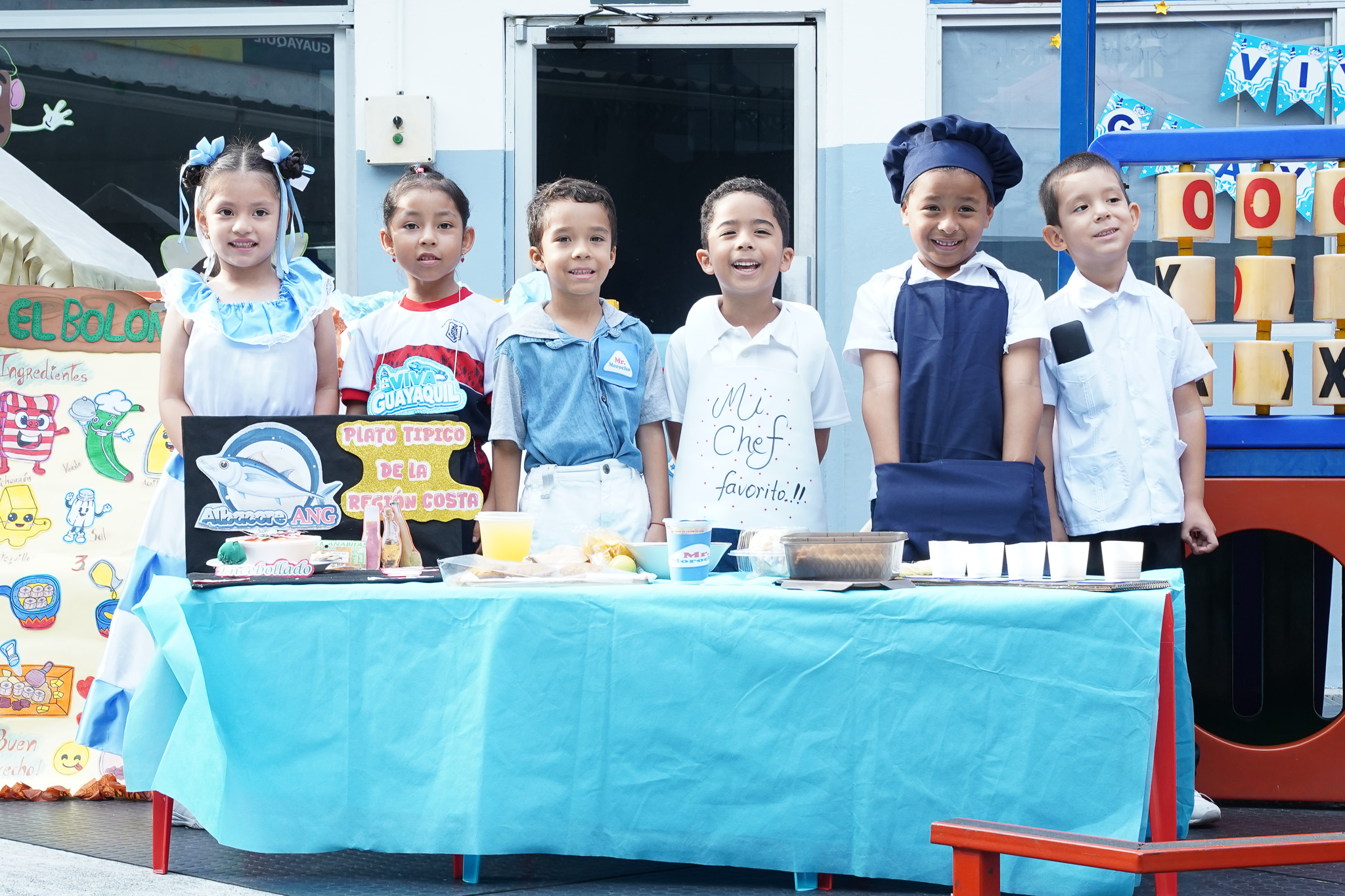 🎉💙 ¡Guayaquil ya vive sus Fiestas Julianas!
Nuestros cadetes dieron inicio a esta gran celebración con una jornada llena de civismo, cultura y orgullo por nuestra ciudad. A través de desfiles, presentaciones artísticas, cantos, bailes y representaciones, rindieron homenaje a la historia, las tradiciones y la riqueza cultural de la Perla del Pacífico.
Cada participación reflejó el entusiasmo, el talento y el compromiso de nuestros estudiantes por mantener vivas las costumbres que fortalecen nuestra identidad.
¡Que vivan las Fiestas Julianas y que viva Guayaquil! 💙⚓
Inteligencia, Corazón y Disciplina.
#AcademiaNavalGuayaquil #FiestasJulianas #Guayaquil #OrgulloGuayaquileño #Cultura #Tradiciones #CadetesANG #EducaciónConValores #InteligenciaCorazónYDisciplina