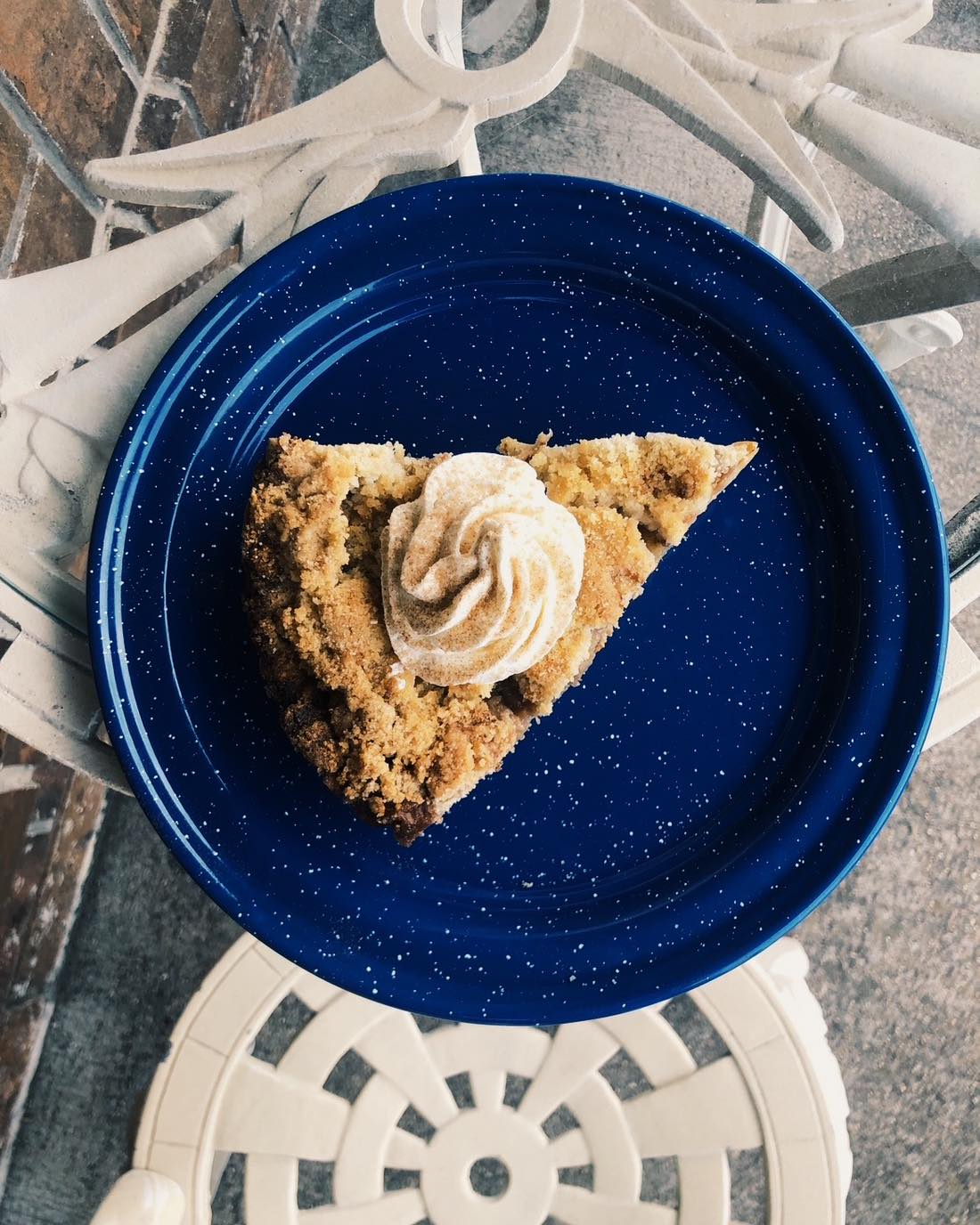 What’s more American than a good ol’ slice of Apple Pie? 😍
We’ve got a delicious Apple Crumb pie available at the shop! You can call ahead & pick it up ready to eat OR get one of our take n bake pies… you take it home & bake it yourself. (with our easy to follow instructions.)
& since we’re here, let us share some of our favorite tips with you. 😏 Apple Pie + our home made caramel sauce. (Also available in house.) OR a big scoop of whipped cream & cinnamon. 🤌🏼
📞 417-527-1933
•
•
•
•
•
#bakery #417food #trlakelife #BransonVacation #bransonmo #bransonmissouri #branson #417