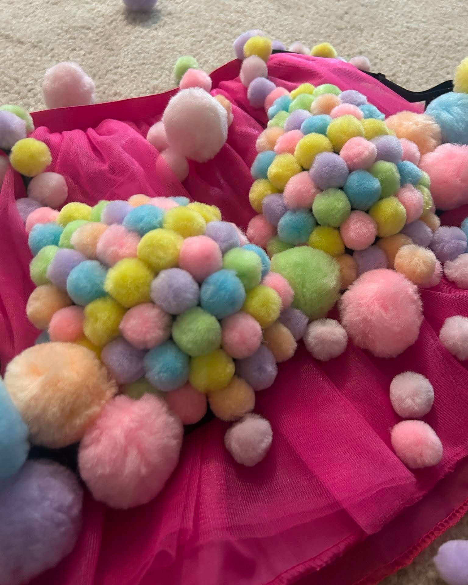 GirlProv is going to Candy Land tonight at 8PM!
Will someone be dressed as a gummy bear with nipple piercings?
Will it be one of them?
Will it be YOU?!
Tickets are only $10!
Get yours now, and we'll see you tonight!
🎟️ https://shorturl.at/SV1Gs
#visitnorfolkva #pushcomedytheater #neonnfk