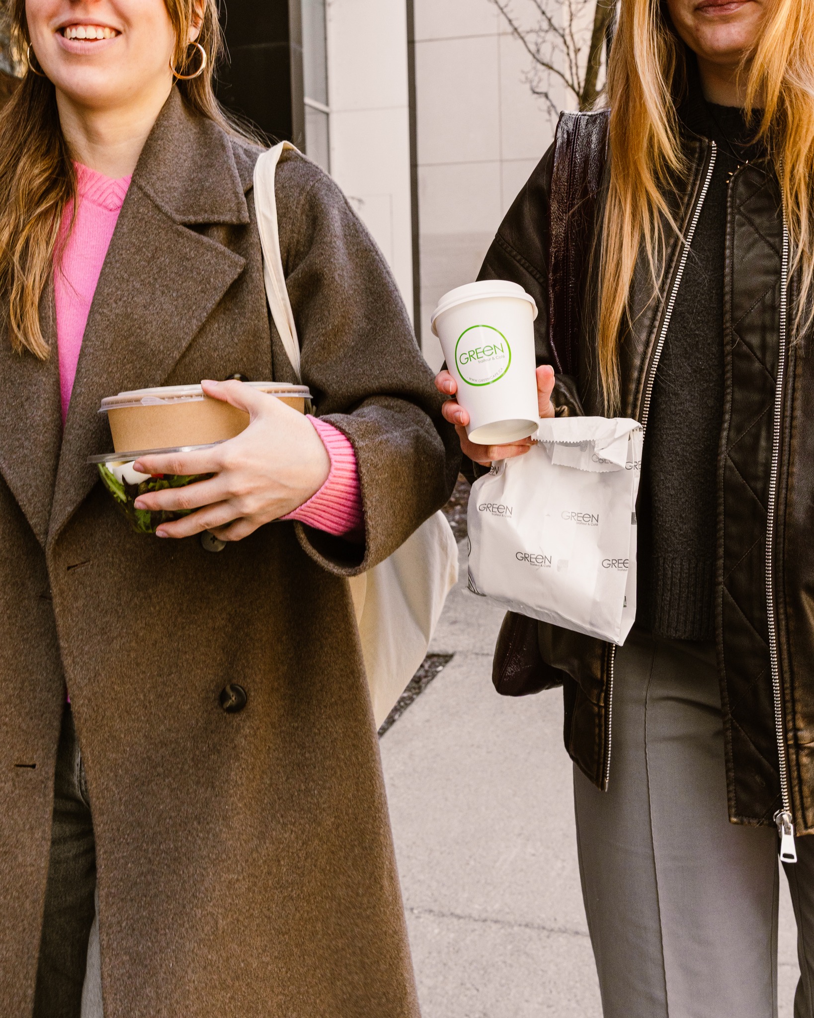 Two bowls, deux sourires 💚 C'est ça, Green. On t'attend!
---
Two bowls, two smiles 💚 That's Green. Come join us!
#GreenTraiteurEtCafe #mcgill #healtyfood #montrealfood #saladbowl