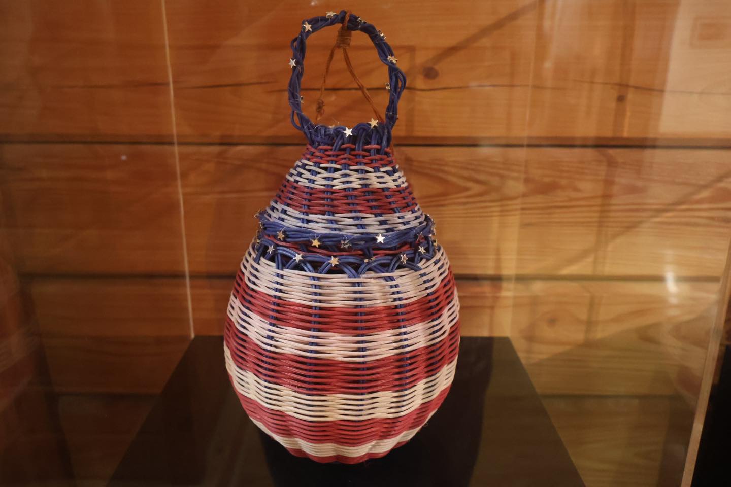 HAPPY 4TH OF JULY‼️💙
Check out this piece by
Jaylin Roberts (Cherokee Nation)
Still Hanging Around 2025
Mixed media.
"This is a traditional hand-woven Cherokee basket. I dyed the basket weave red and blue and added star beads to give the impression of the American flag. I took inspiration from Juanita, who used unfinished space in her hand-made flag to showcase a Native perspective".
Located at the
Haskell Cultural Center and Museum
2411 Barker Ave
Lawrence, KS 66046
Museum@haskell.edu
Www.haskellhistory.com
#NDNCountry #Lawrence #haskellindiannationsuniversity