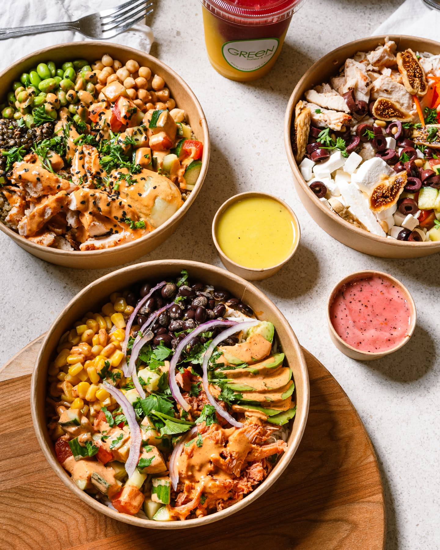 Your lunch break deserves to feel good 💚 Fresh, nourishing, real food. That's Green. Come experience the difference.
——
Ta pause lunch mérite mieux 💚 Frais, savoureux, moment pour toi. Chez Green, on rend tes midis précieux. À bientôt?
#GreenTraiteurEtCafe #LunchBreak #Saladbowl #McGill #montrealeats