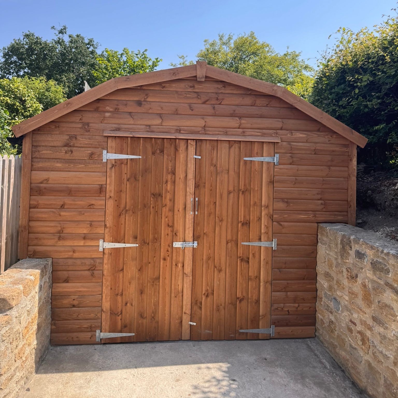 Bespoke Barn style shed in Log lap
Double doors
Membrane
Guttering
Black shingle tiles
Storm guard
📞01935 891007
📨sales@halstocksheds.co.uk
🌐https://www.halstocksheds.co.uk/bespoke-sheds
