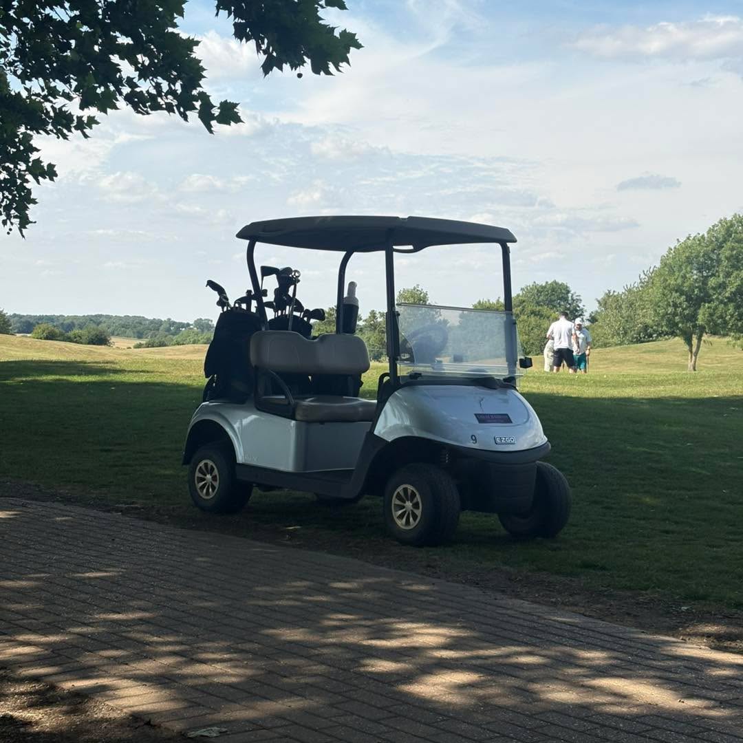 *This post may have been slightly delayed by the admin staying up all night to watch the England game… 😴🏴*
🚨 FORE! 🏌️
On Friday we hosted our first charity Golf Day at Great Hadham Country Club
10 teams entered to see who would come out on top and the winning margin ended up being by quite a big distance… congratulations to Tom & his team 💪🏼
The teams enjoyed a day of 18 holes followed by a 3 course meal and charity auction. There were also other mini games over the course of the day that included Beat the Pro with lucygoddardgolf, nearest to the pin and a speed hole round.
Most importantly, a lot of money was raised on the day that will go straight back to local charities and local people. We also had support from St Clare Hospice who will be getting a direction donation from us
A huge thanks must go to the local businesses that supported us and supplied refreshments, sponsorship and prizes for our charity auction.
We ended up raising an incredible amount that will truly make a real difference to people that need it!
This is what Round Table is all about, having fun in the sun but making a real difference in your community and helping those in need!
Our next event is our biweekly social this coming Wednesday and it promises to be a hot one.. regular refreshment breaks will be needed as we face Great Dunmow 41 Club in a competitively friendly game of boules followed by bee-… waters and a BBQ 🍺🍗
Drop us a message if this is something you like the sound of and tag along!
A huge thanks once again must go to all the businesses that supported us and made the whole thing happen:
british_offsite
Casa Great Dunmow
Big Bear Self Storage
cap_worldwide
staykula
Butler West Electrical Services Ltd
Hashtag Golf Travel
Alloy Fabweld Ltd
Shepherds Fitness
Staycity Aparthotels
urbanrest
stay_yna
viridianapartments