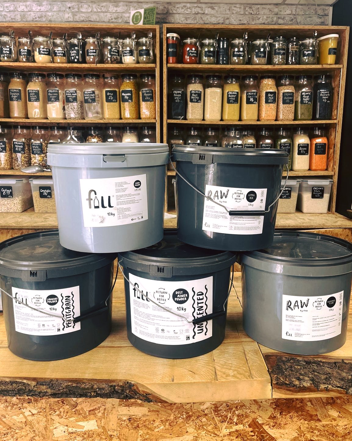 We've had a restock of your favourite FILL products including the ever so versatile Scrub powder, Citric acid, De-strainer and Laundry powder.
If you haven't tried any of these yet, the beauty of refill is that you can take as little or a lot of what you like.
We're open 9am - 4pm today.
Come and take a look.