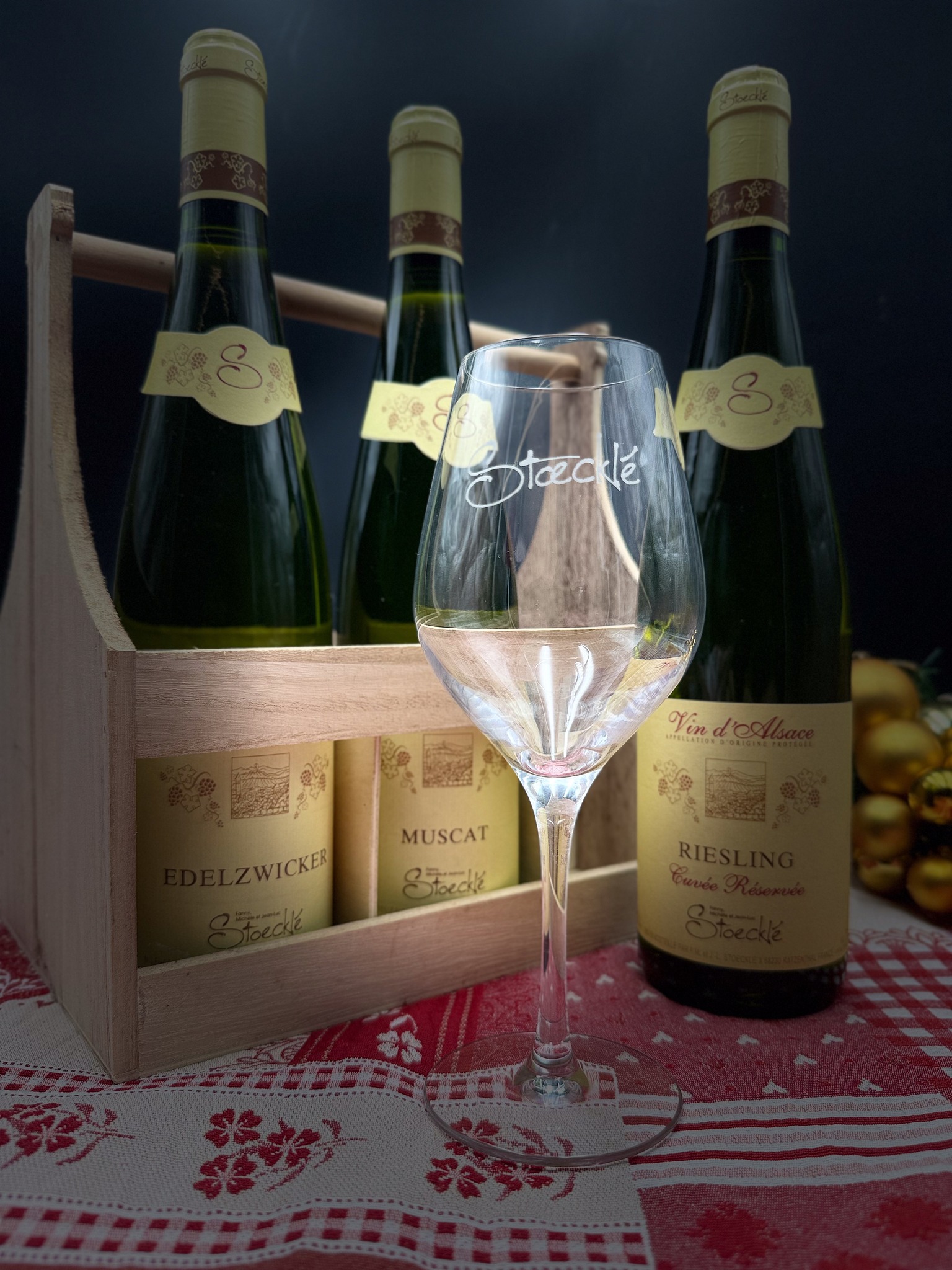 Une palette de saveurs à découvrir 🍇✨
Edelzwicker, Muscat, Riesling… chaque vin raconte une histoire différente du terroir alsacien.
Le plus dur ? Choisir 😉
#vinsalsace #riesling #muscat #edelzwicker #degustation