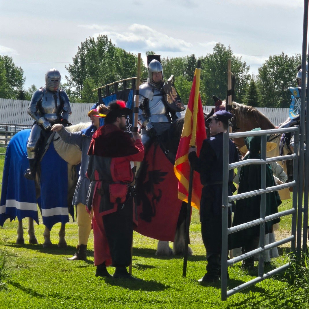 They were on the road again! Heading north and getting ready for Vegreville Medieval Faire! Come check out our great jousters and skills riders all weekend.
#STALC #jousting #horses #joustingtournament #vegrevillemedievalfaire2026