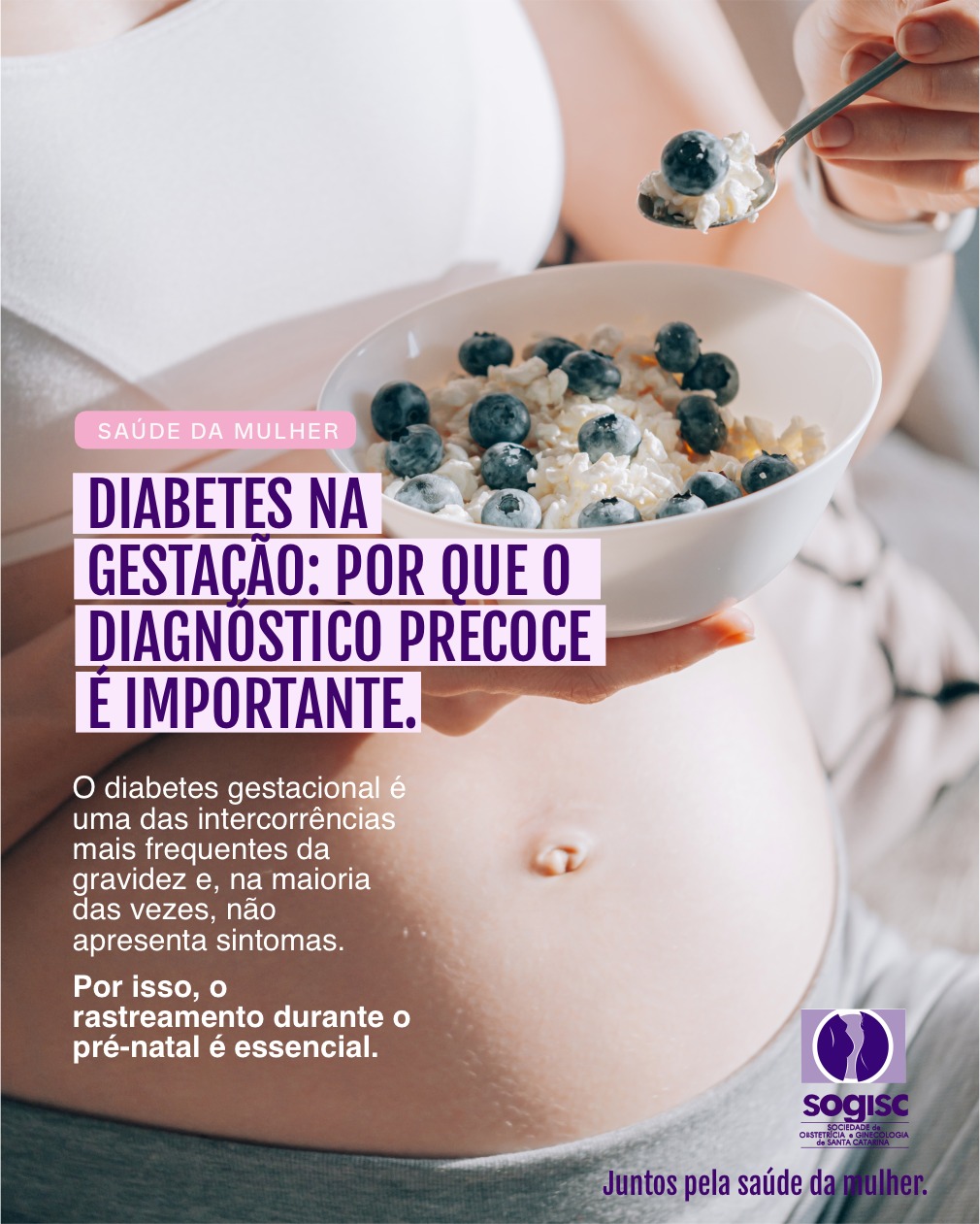 A gestação é um período de intensas adaptações no organismo materno, e algumas condições podem surgir mesmo em mulheres sem fatores de risco aparentes. Entre elas, o diabetes gestacional merece atenção especial por seu impacto na saúde da mãe e do bebê.
⚠️ Estima-se que cerca de 1 em cada 6 nascimentos no mundo esteja associado à hiperglicemia durante a gestação, sendo o diabetes gestacional responsável pela grande maioria desses casos.
Quando não identificado e tratado, ele aumenta o risco de complicações como pré-eclâmpsia, macrossomia fetal, parto operatório, hipoglicemia neonatal e maior predisposição ao desenvolvimento de diabetes tipo 2 no futuro, tanto para a mãe quanto para a criança.
A boa notícia é que o pré-natal de qualidade faz toda a diferença. O rastreamento no momento adequado, o diagnóstico precoce e o acompanhamento multiprofissional permitem intervenções baseadas em evidências que reduzem significativamente os riscos e promovem melhores desfechos maternos e perinatais.
▫️Cada consulta, cada exame e cada orientação representam uma oportunidade de prevenir complicações e construir uma gestação mais segura.
Cuidar da saúde materna é investir na saúde das próximas gerações. O pré-natal é um compromisso com o presente e com o futuro.
A SOGISC reforça a importância do acompanhamento regular com o ginecologista e obstetra, garantindo uma assistência qualificada, individualizada e centrada na mulher.
#SOGISC #DiabetesGestacional #PréNatal #SaúdeMaterna
