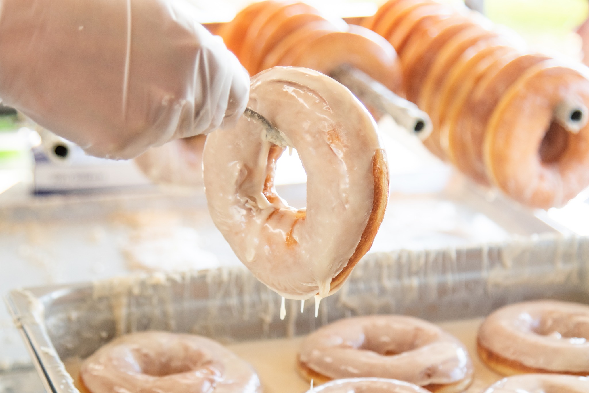 Hello Junction City! 🫶
Come on over to Velkommen Square where we will be set up tomorrow, July 11.
ADDRESS: 190 Ivy Street, JC
HOURS: 9-2
SPECIAL: ✨The Marion Berry Filled Donut✨
Along with our special, we will also be serving our original vanilla glazed donuts, cinnamon sugar donuts, handcrafted soft pretzels, and Blue Silo Creamery milk and chocolate milk.
GIVEAWAY: We are giving away a half dozen donuts/pretzels to 2 lucky followers!
TO ENTER:
✨LIKE THIS POST
✨FOLLOW OUR PAGE
✨TAG YOUR FRIENDS
Winners will be announced tomorrow morning and will also be contacted directly. Please be aware of scammers posing as our page, we will NEVER ask for credit card/personal information to claim your prize.
See you soon! 🫶