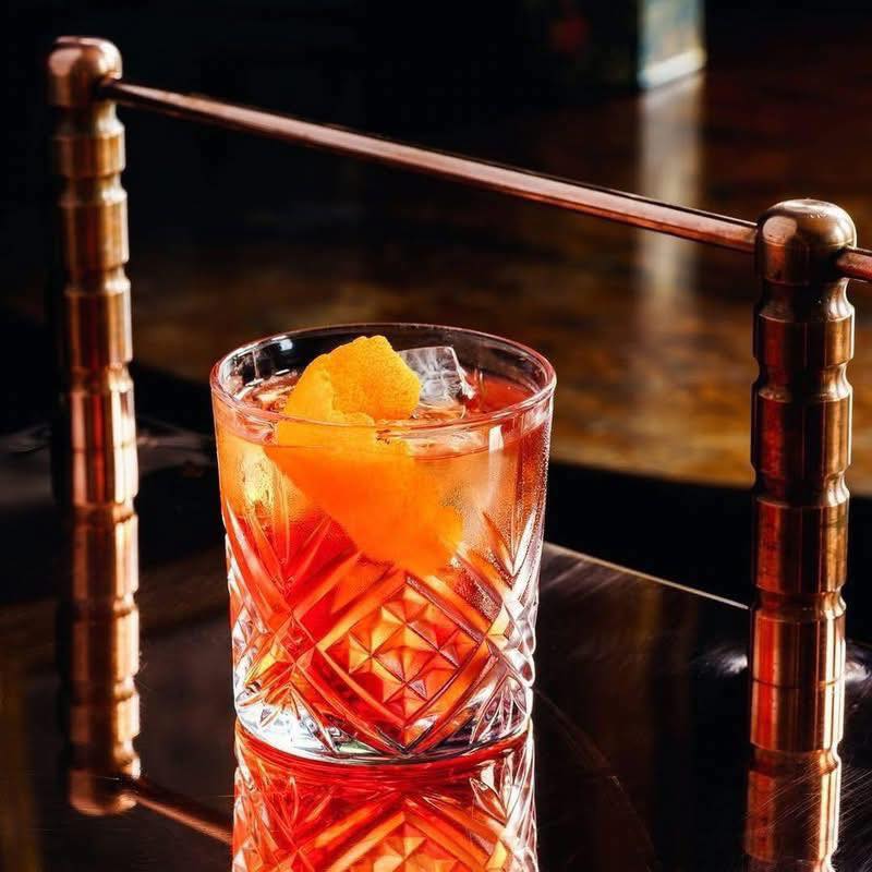 One cocktail, countless reasons to celebrate. πΈβ¨
Freshly made, beautifully served, and the perfect addition to weddings, parties and every special occasion in between.
Raise a glass with 12 Lemons. ππ₯
#12Lemons #CocktailTime #MobileBar #HorseboxBar #WeddingCocktails #EventBar #Cheers