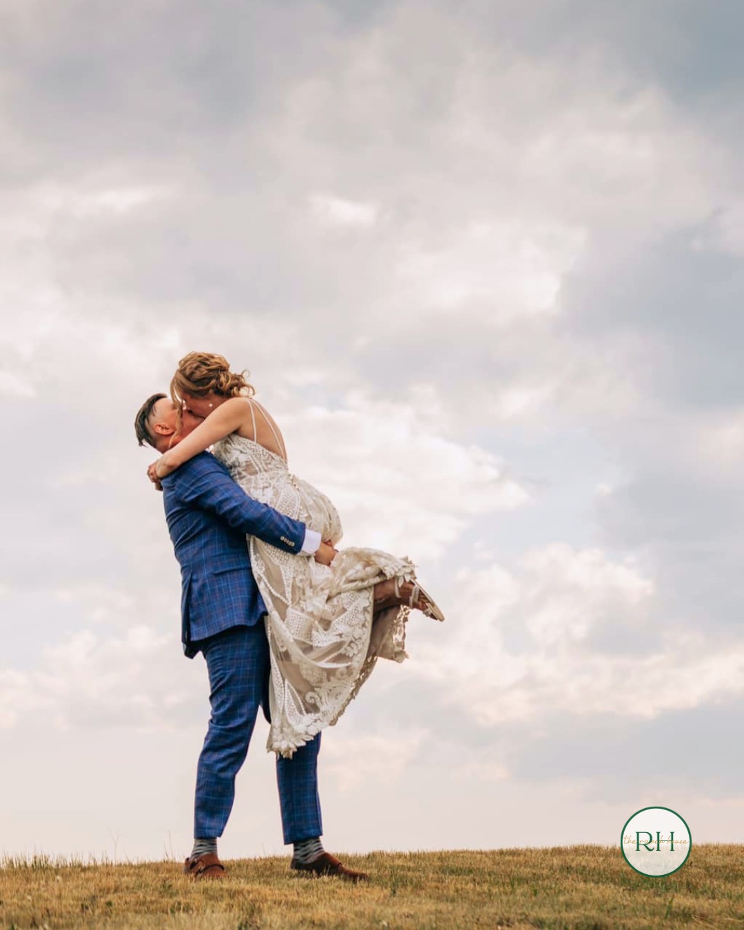 Searching for a wedding venue? 🔎
The Ranch House is just south of Calgary with timeless charm, prairie views, and a setting that photographs beautifully.
For intimate “I do’s” or extra-large weddings, the space offers a warm, elegant backdrop for your day.
To inquire about availability, call 403-919-6827 or send us a DM.
#weddingvenue #albertawedding #bridetobe #engaged #eventvenue