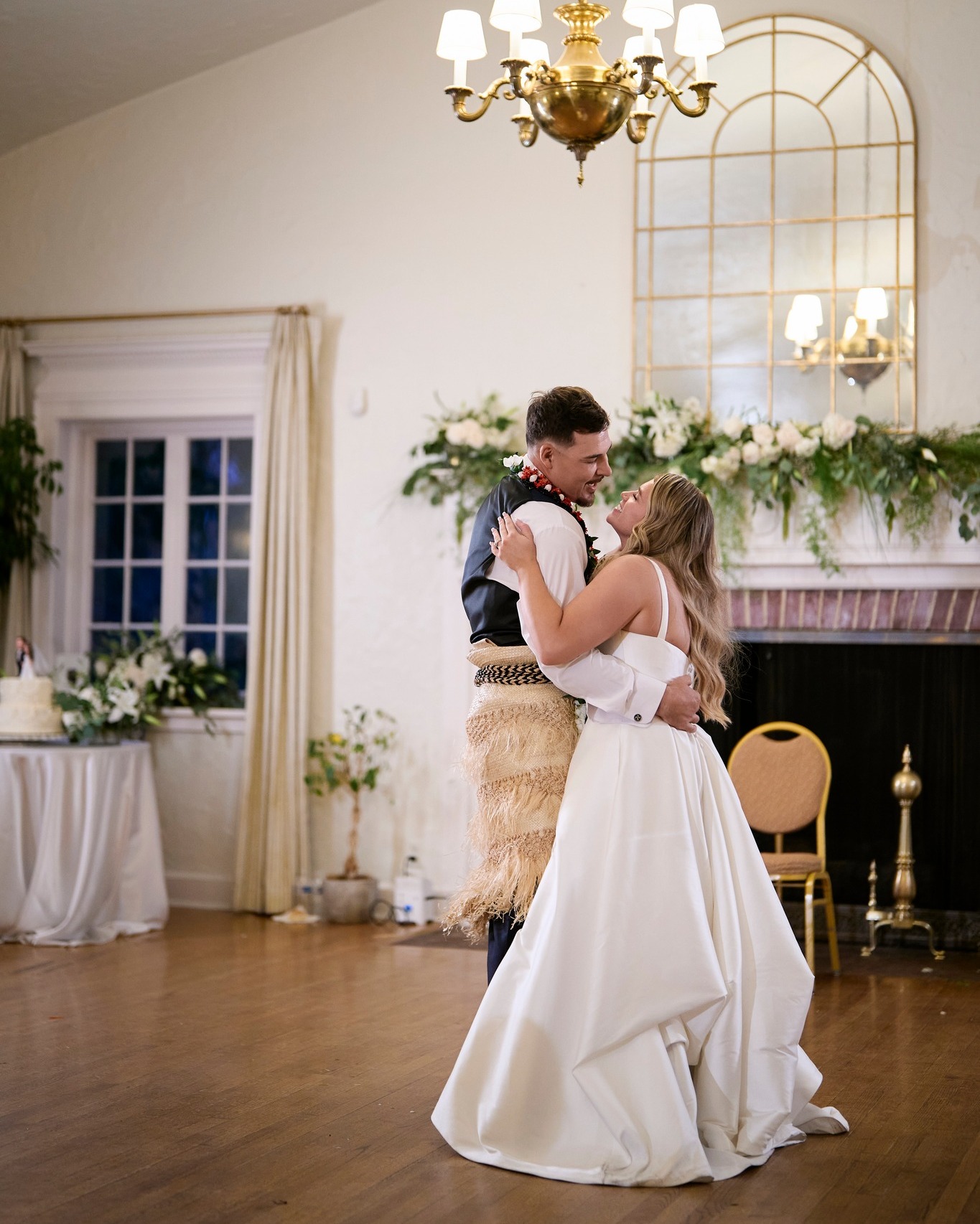 Our Main Hall is the perfect setting for your first dance. ✨
Photographer: @scarletoakstudio
Cake: @granitebakery
Planner: @msjamiisjungle
#utahweddings #utahbride #slcweddings #slcbride #utahweddingvenue