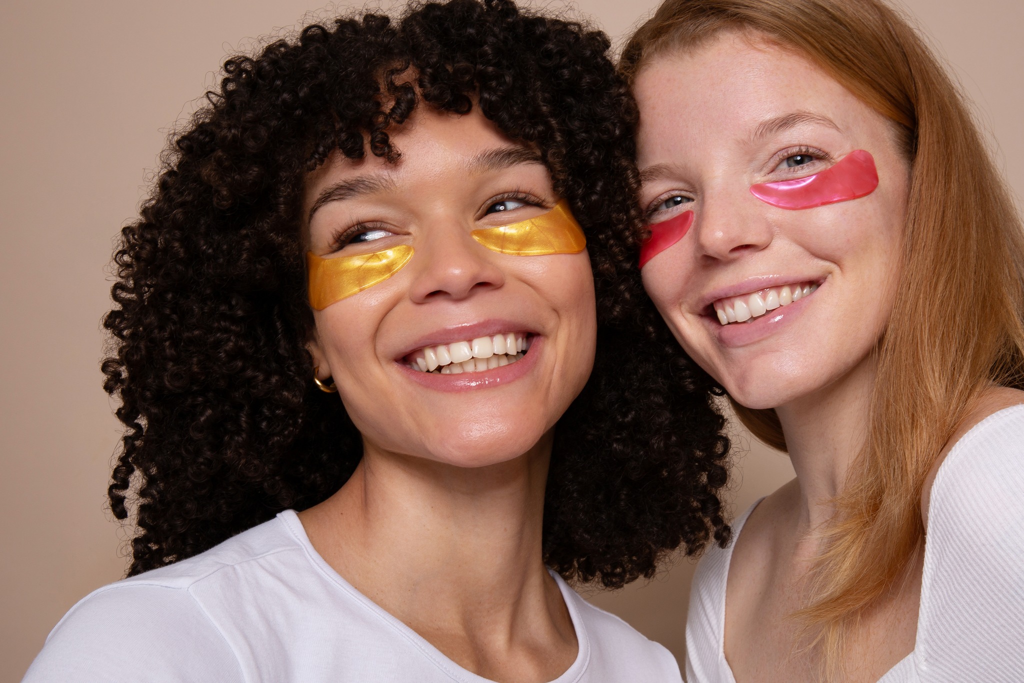 New Beauty Shots 📷
Team:
Models @emelyohia @manigoomodels & @i.na.xx @modelbooker
Hair & Make Up Artist @franziskavonwerder
Base Retouch @karinadoletska_retouch
Photo & Final Retouch Tamara Specht
#beautycampaign #eyepatches #beautyphotography #beautyretouch