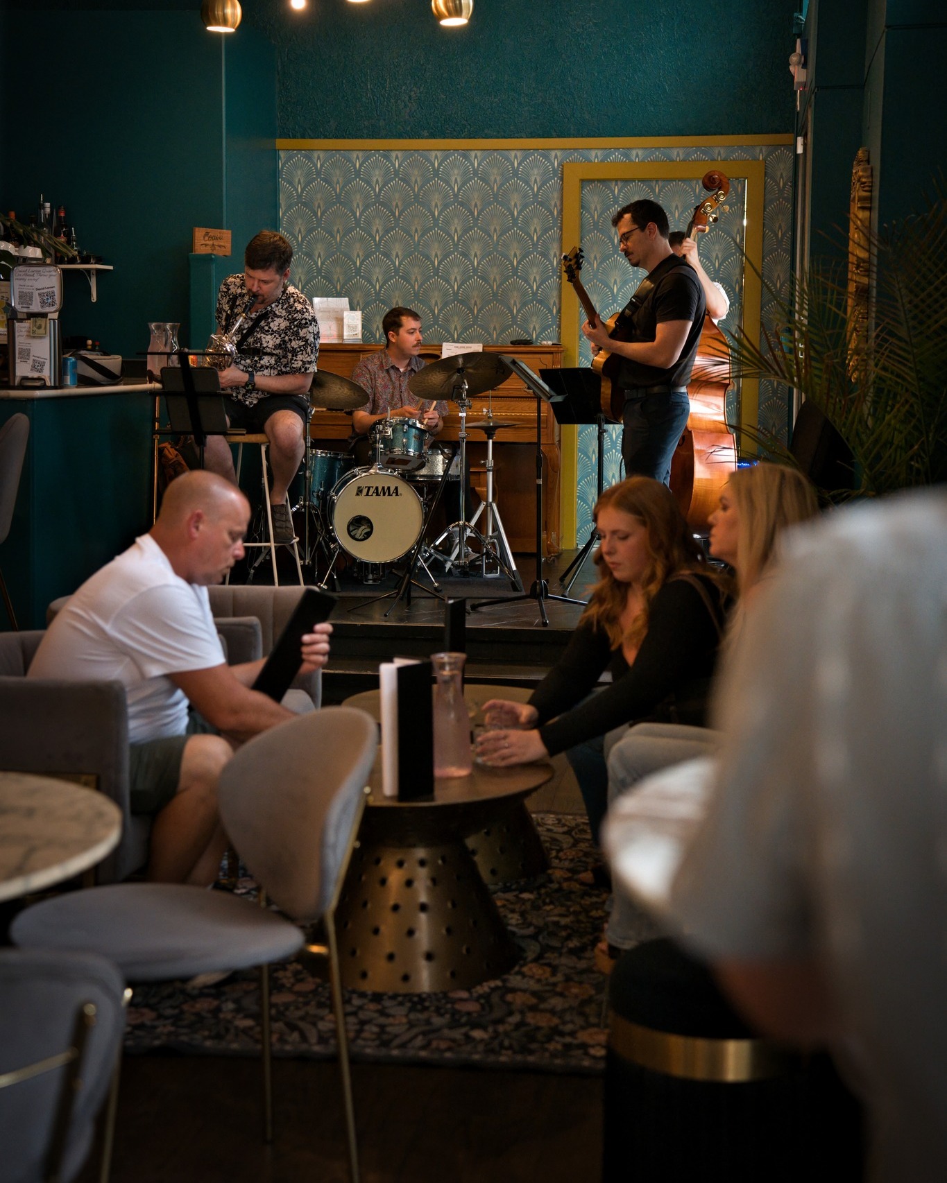 This space is made for you to be you. Bring yourself, bring your friends, and we provide the rest.
17 S Howard St, Spokane, WA 99201 | Tue–Sat, 3pm–12am