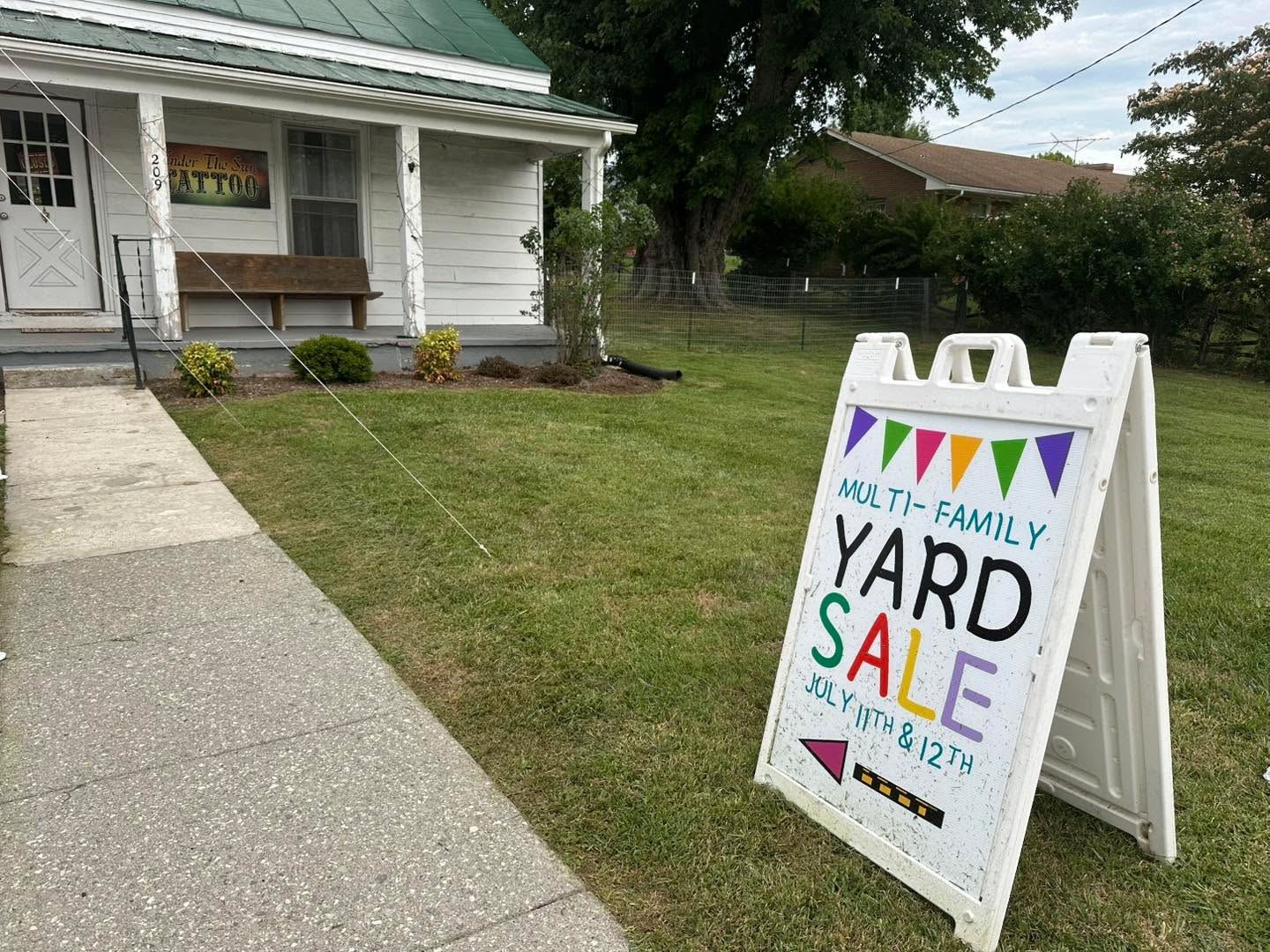 Multi-family yard sale in our yard Saturday 9-2 and Sunday 10-2 (weather-permitting).
Baby and kids stuff, furniture, household goods, and more!
209 N Locust St.
Floyd, VA 24091