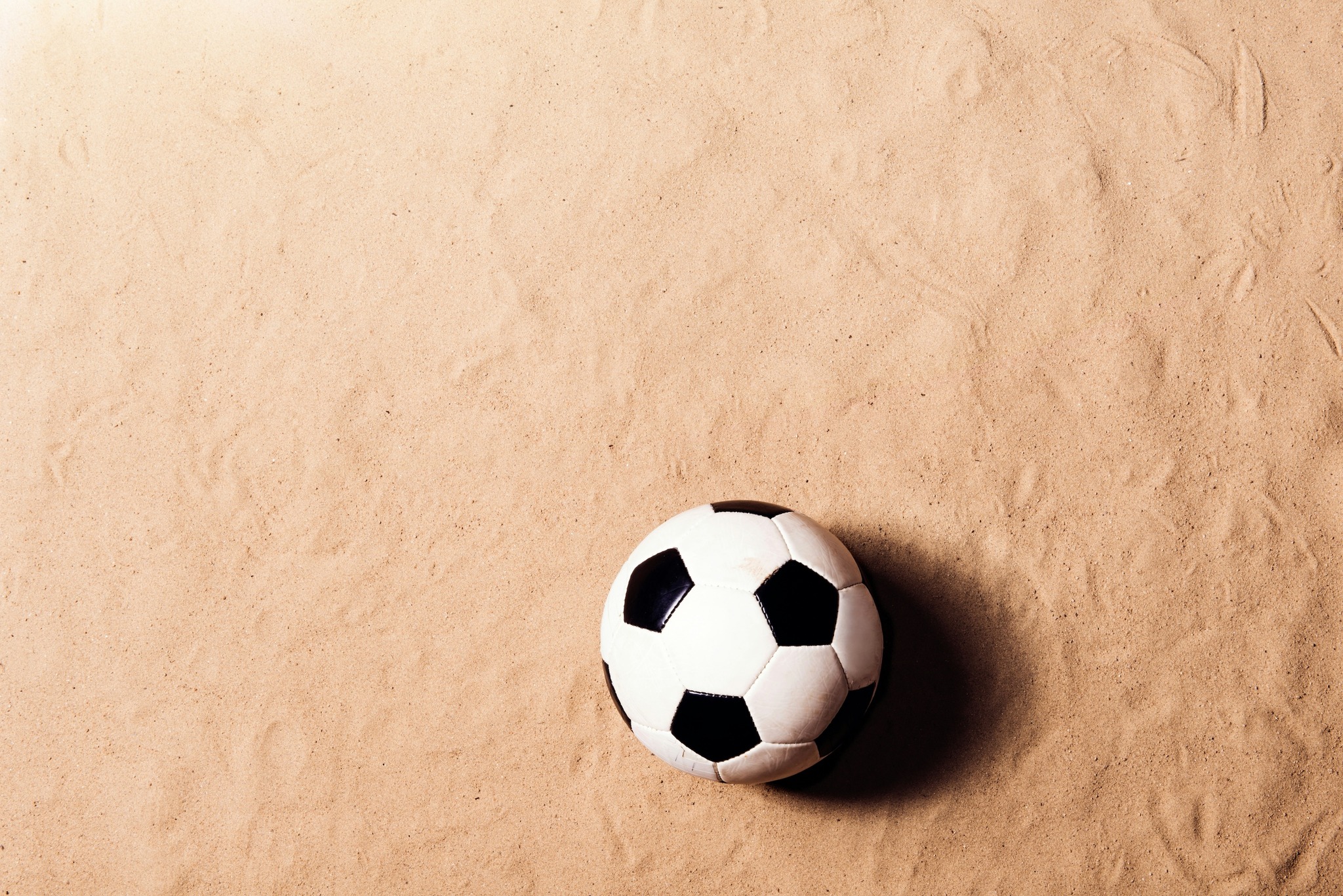 What's the football moment you'll never forget, and why? Tell us the goal, the game, the heartbreak or the joy that stuck with you.
The most original, best-expressed answer wins lunch with Philippe Auclair in Sydney or Melbourne (AUS entrants only). Judging is based on creativity and expression. Make us feel it!
Competition closes 9am AEST 20.07.26
https://buff.ly/575O70q