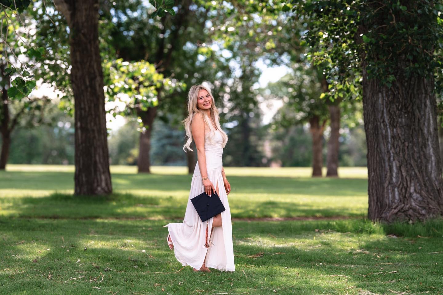 There’s something so special about this season. Watching these grads celebrate everything they’ve worked for, while standing on the edge of a brand-new adventure, is one of my favourite parts of being a photographer. 💛 Congratulations again to this beautiful graduate—I have no doubt amazing things are ahead!
As summer flies by, it’s also time to start thinking about fall family photos! 🍂 My fall calendar fills quickly, so if you’ve been saying “we should book family pictures this year,” now is the perfect time to reserve your session before the leaves change.
I’d love to capture these moments for your family! 🤍
#MeganKelseyPhotography #LethbridgePhotographer #YQLPhotographer #SouthernAlbertaPhotographer #GradPhotography #ClassOf2026 #SeniorPhotos #FamilyPhotographer #FallFamilyPhotos #BookYourSession #CaptureTheMoment #AlbertaPhotographer #LethbridgeFamilies #SouthernAlbertaFamilies #MemoriesThatLast #GoldenHourMagic #FamilyPhotos #FallSessions #NowBooking #PhotographyWithHeart