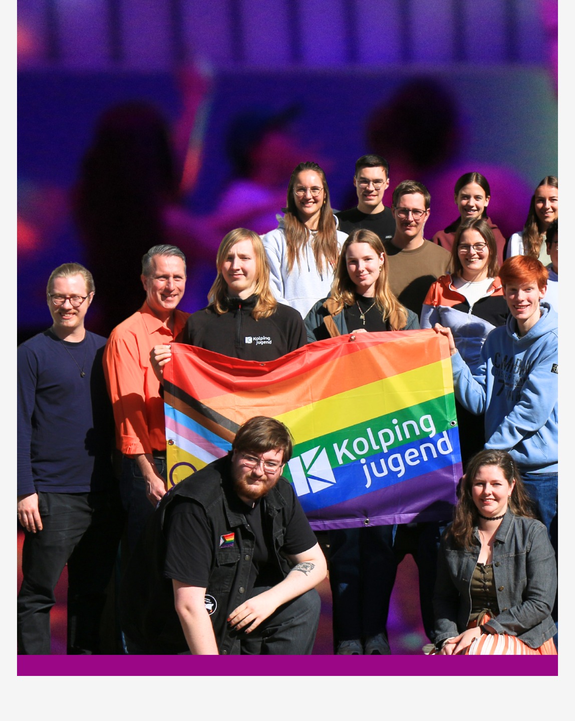 Was für ein Start in das Jahr 2026! 🚀✨
Hinter uns liegt ein erstes Halbjahr voller unvergesslicher Momente, starker Gemeinschaft und jeder Menge Action bei der Kolpingjugend Aachen! 🧡
Wir haben in den letzten Monaten so einiges auf die Beine gestellt. Wisch dich einfach durch unser Karussell und lass die Highlights noch einmal Revue passieren! 👉
❤️ Ein riesiges DANKE an EUCH!
Nichts von all dem wäre ohne euch möglich gewesen. Ein solches Halbjahr lebt von den Menschen, die es mitgestalten:
🙌An alle Mitarbeitenden & ehrenamtlich Tätigen: Ihr seid das Herzstück unserer Kolpingjugend! Danke für euren unermüdlichen Einsatz, eure Freizeit und euer Herzblut, das ihr in die Aktionen steckt. 🫶
😎An alle Teilnehmenden: Danke für eure Energie und eure Neugier, die wir miterleben durfen!
📅 Der Blick nach vorne: Viele weitere Aktionen und Veranstaltungen stehen ab September an, z.B.:
-Juleica Gruppenleitungschulung (September)
-Wyld Weekendreise nach Hamburg (Oktober)
-Dak'l Wochenende (November)
-(...)
ℹ *Im Diözesanbüro beginnt die Urlaubszeit. Bei Anliegen kontaktiert und per Whatsapp/E-Mail, aber beachtet bitte unsere Infos, falls automatische Abwesenheitsnachrichten folgen.* ℹ
Was war dein persönliches Highlight in diesem Halbjahr? Schreib es uns unbedingt in die Kommentare! 👇💬