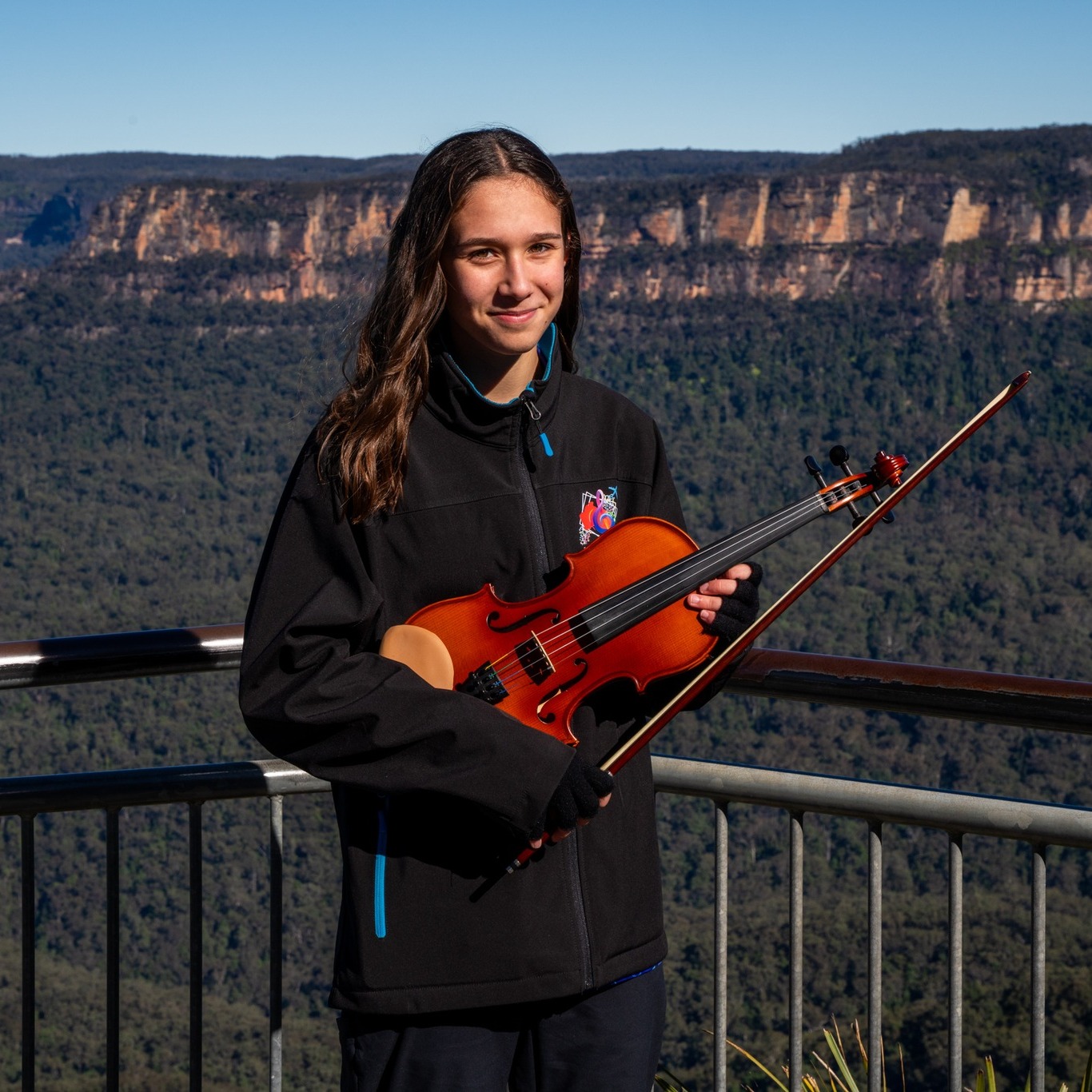 Scenic headshots at Echo Point Lookout, Blue Mountains NSW. These amazing keepsakes captured by Jamie Gilmore of @studiodc3