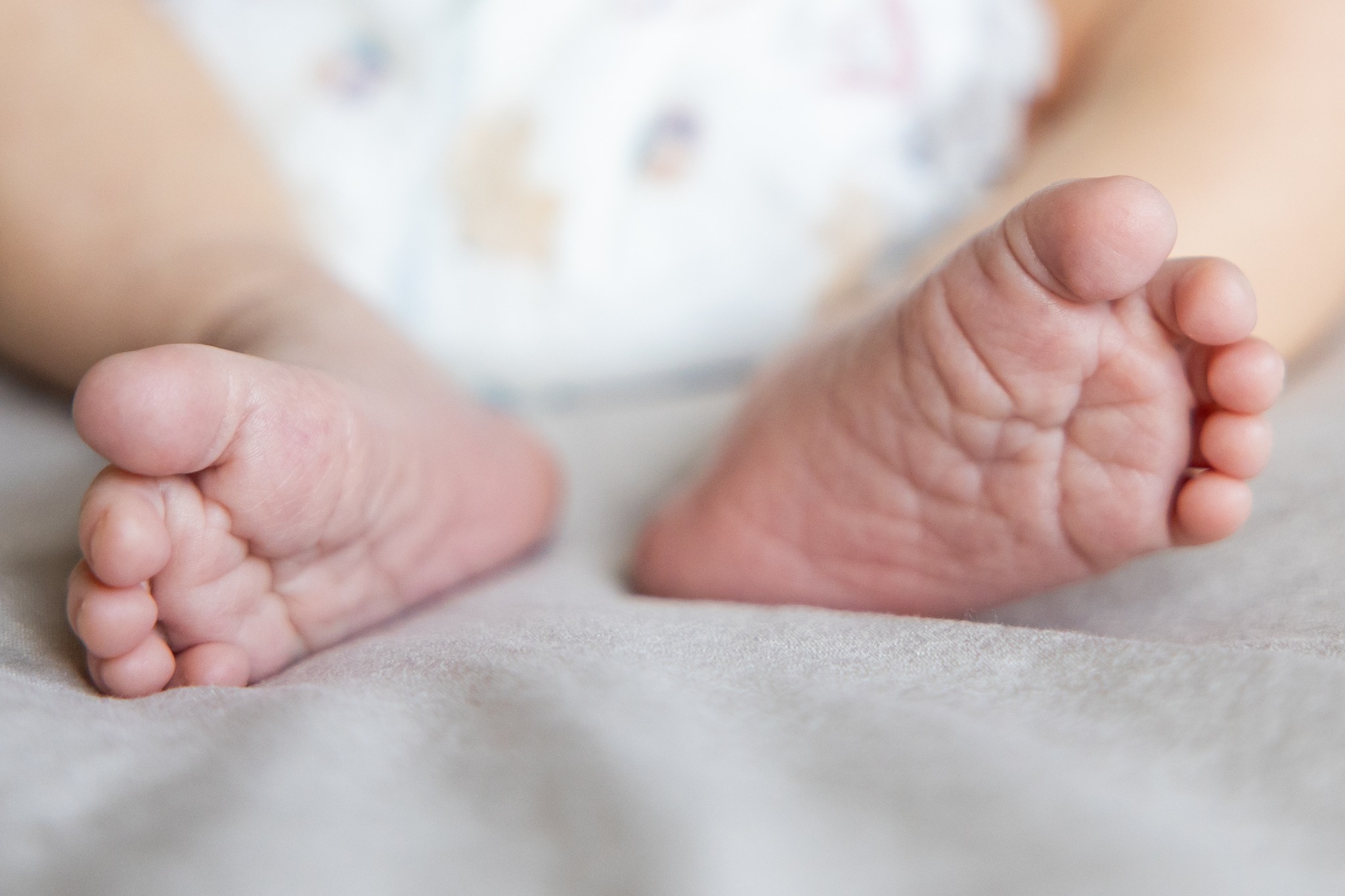 Capturing love and life's milestones is so much more than big weddings and proposals. It's growing families. It's those in between moments that feel silly but will mean so much later. It's wrinkly baby toes and and hiccups.
Let's chat about capturing every stage of life - chaos and all.