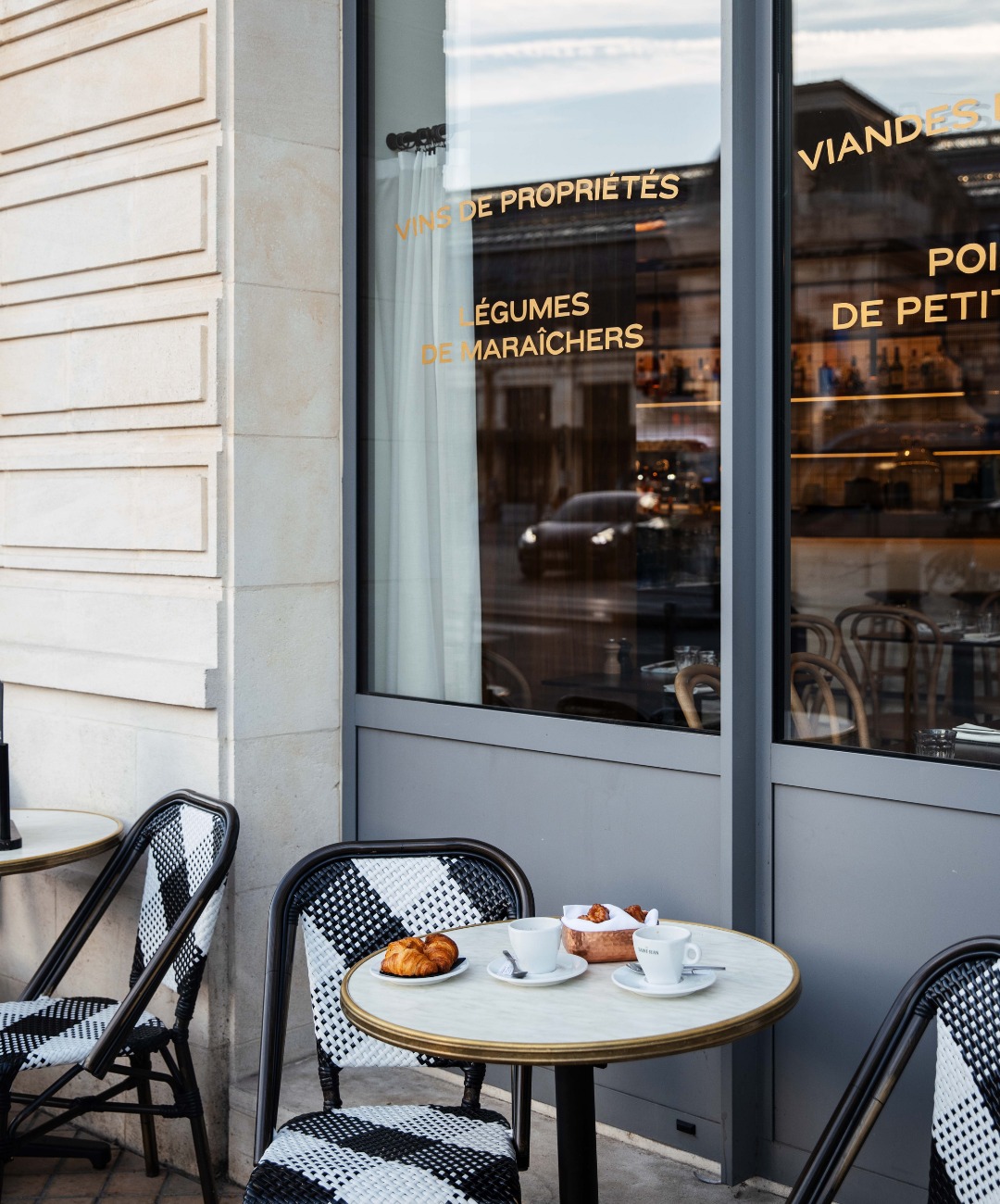 ✨ Un cadre qui fait toute la différence
Au Bistrot Saint Jean, l’expérience ne se joue pas seulement dans l’assiette