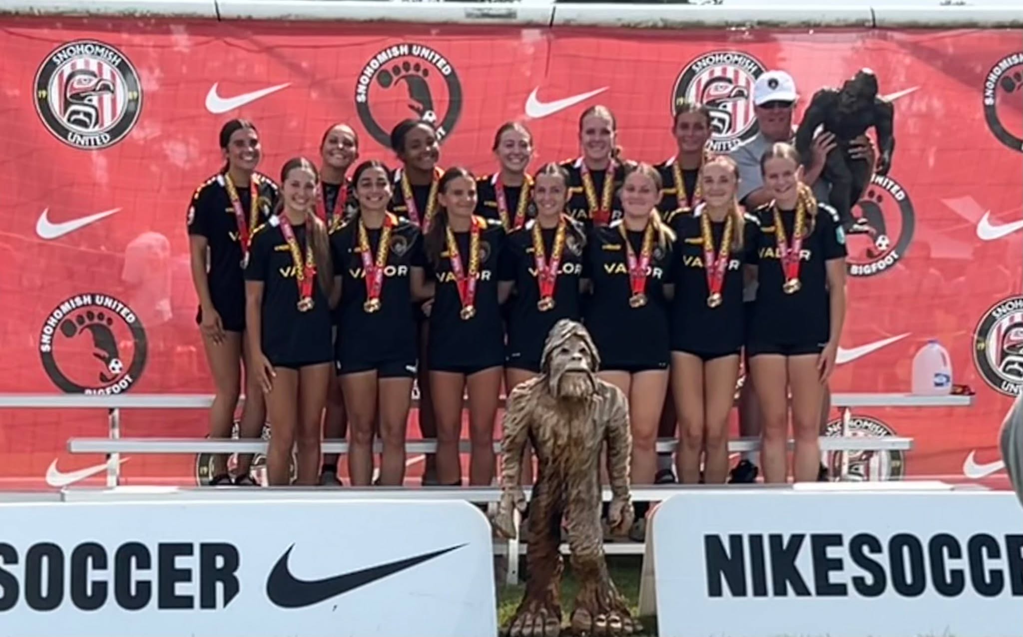 Tournament Champions! ๐
Congratulations to our GU17 ECRL team on bringing home the championship at the Snohomish United Bigfoot Tournament. Way to battle, girls! ๐ฅ #WeAreValor #ValorPride