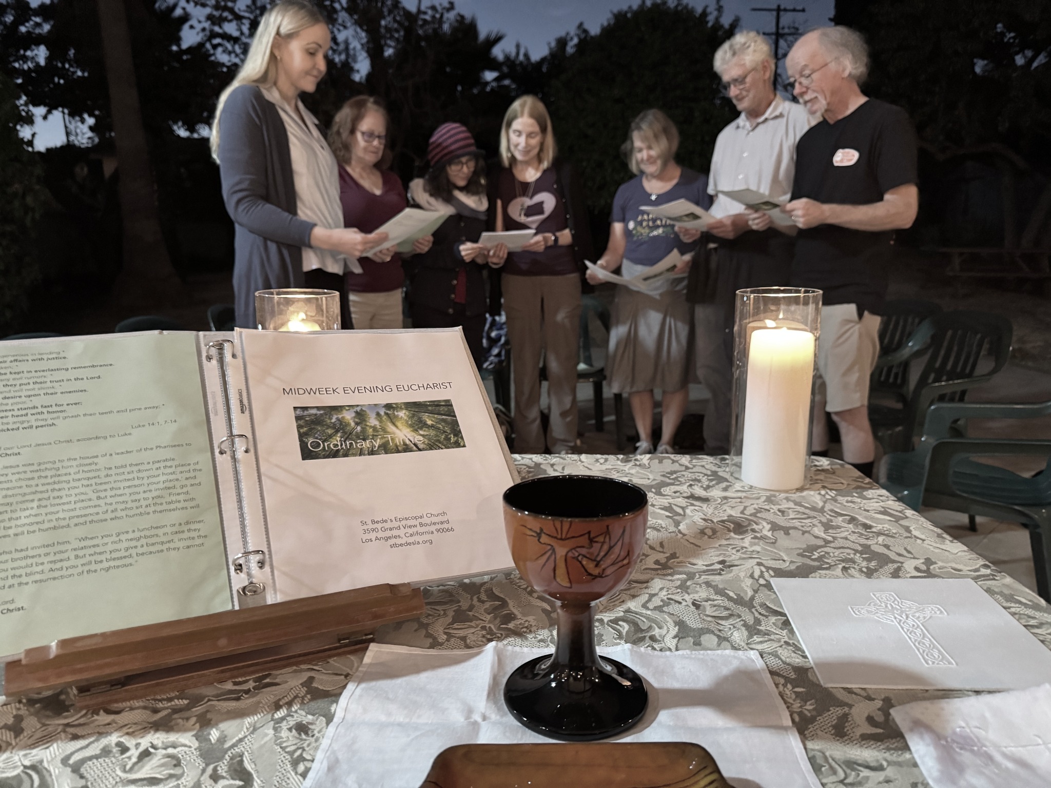Every Wednesday at 7pm:
Church, but make it cozy. ๐ฏ๏ธ
Join us?
#episcopalchurch #community #contemplativeservice