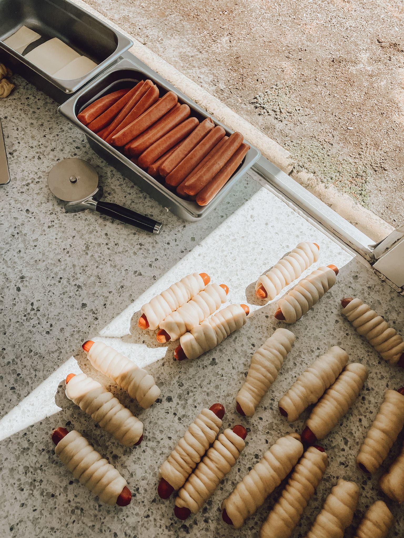 Good morning Eugene 🤩
Come on over to The Lot on Coburg where you can find us set up TOMORROW (Thursday), July 23.
ADDRESS: 2225 Coburg Road, Eugene
HOURS: 8-2
SPECIAL: ✨The Pretzel Dog✨
Along with our special, we will also be serving our original vanilla glazed donuts, cinnamon sugar donuts, handcrafted soft pretzels, and Blue Silo Creamery milk and chocolate milk.
GIVEAWAY: We are giving away a half dozen donuts/pretzels to 2 lucky followers!
TO ENTER:
✨LIKE THIS POST
✨FOLLOW OUR PAGE
✨TAG YOUR FRIENDS
Winners will be announced tomorrow morning and will also be contacted directly. Please be aware of scammers posing as our page, we will NEVER ask for credit card/personal information to claim your prize.
See you soon! 🫶