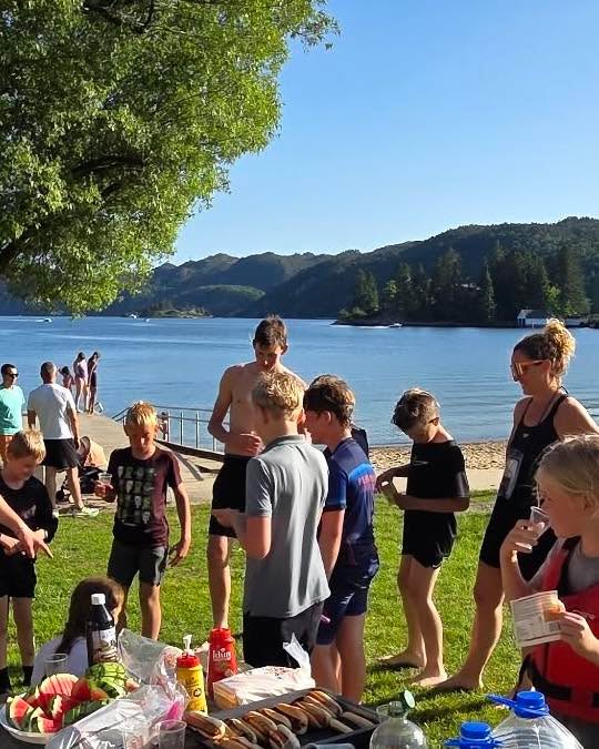 Husk våre gratis sommeraktiviteter for barn i alderen 10-16 år👏🏻👏🏻
Man trenger ikke være medlem av klubben for å melde seg på.
Masse gøy som padling, bading, volleyball og hyggelige turer🥳🥳
Mandag til fredag fra 12:00-15:00
Se eget innlegg for påmelding.