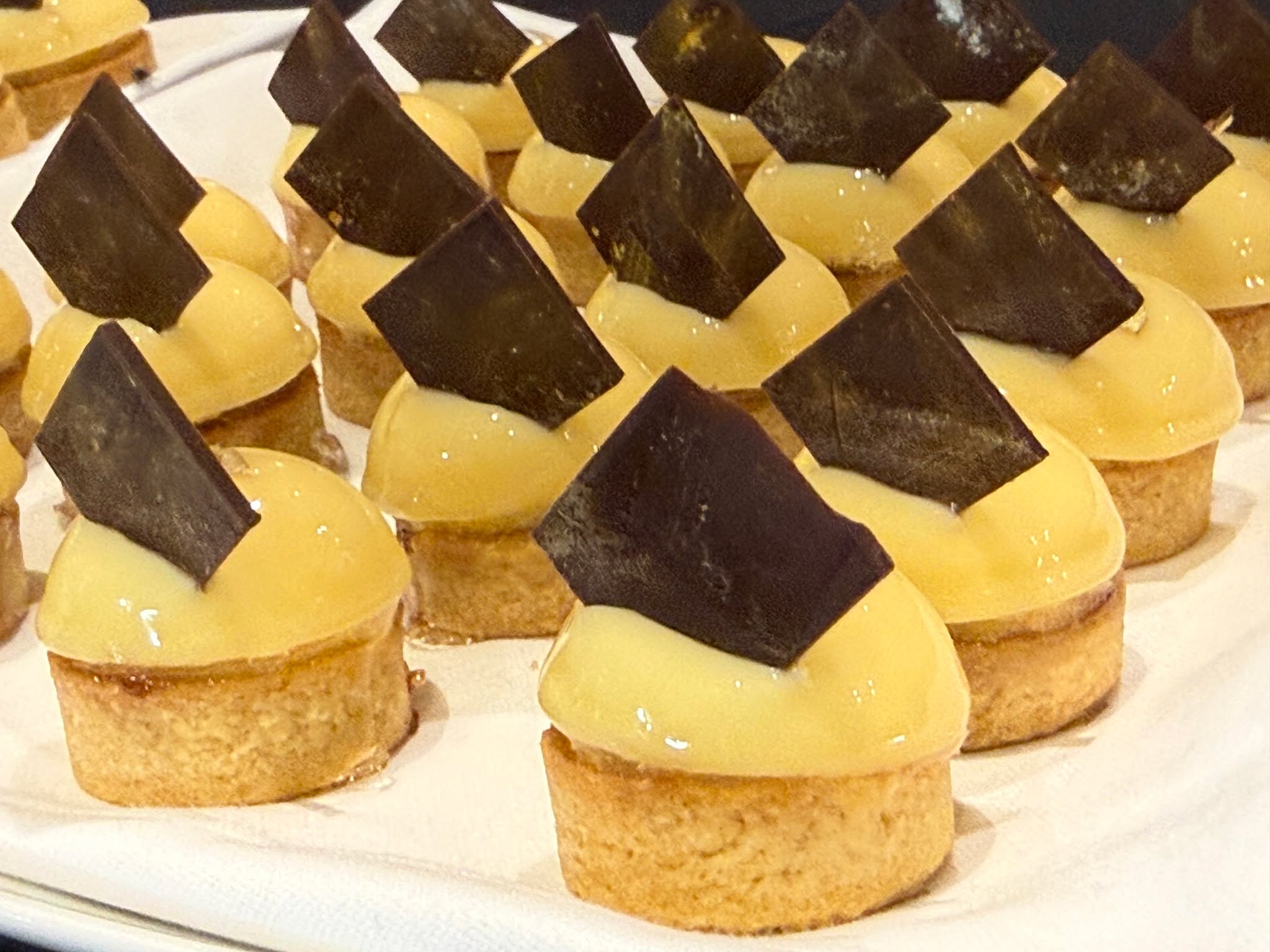 No event would be complete without our delicious desserts to finish off proceedings! Whether it is something for the table to share from such as our sherry truffle or summer pudding with vanilla clotted cream or a show stopping pavlova to our desserts you can pick up such as our ever popular chocolate fudge brownie, passionfruit mousse on jam sandwich or this special request recently, almond Bakewell, lemon brûlée
#gardenparties #dinner #sunday #local #privatechef #barbecue #wedding #bbq #caterer #buffet #summer #bespoke #glutenfree #party #luxury #passion #reading #oxfordshire